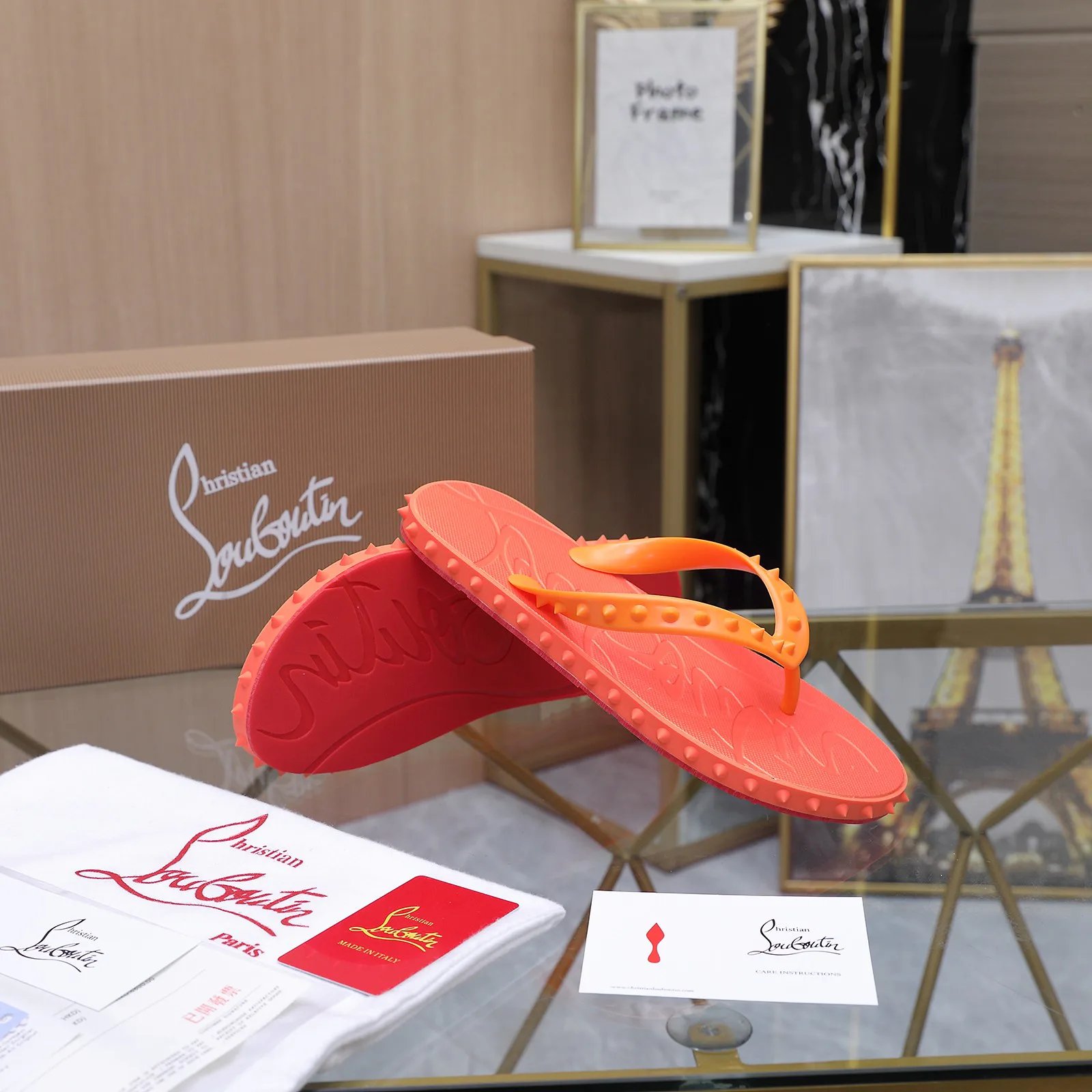 Шлепанцы Женские Christian Louboutin 17514963