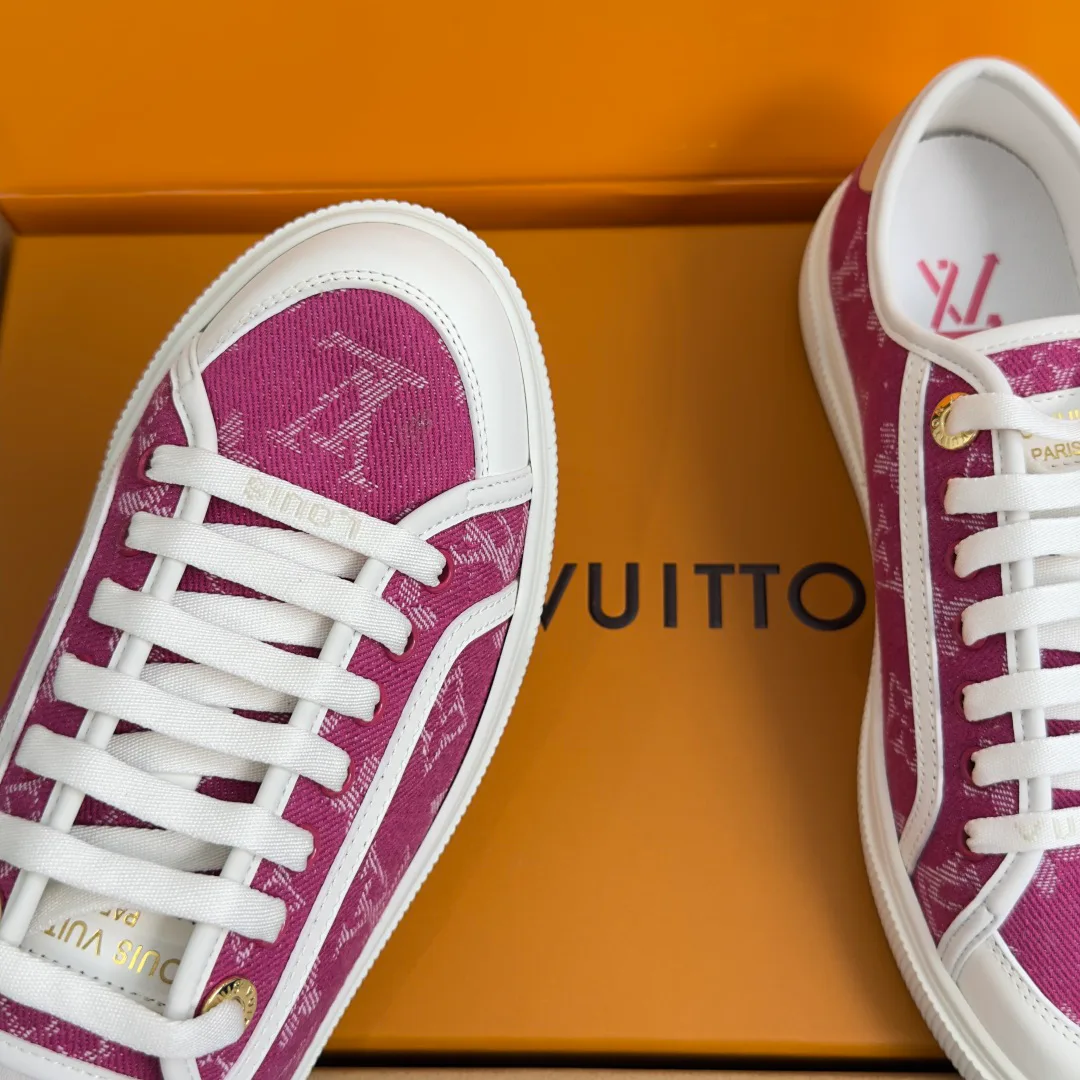 Кроссовки Женские Louis Vuitton 17950713