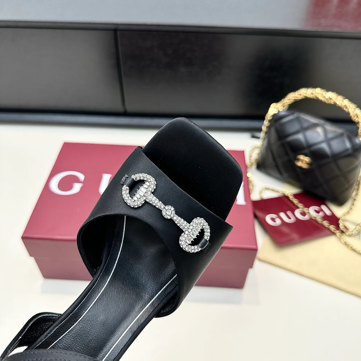 Босоножки Женские Gucci 17614705