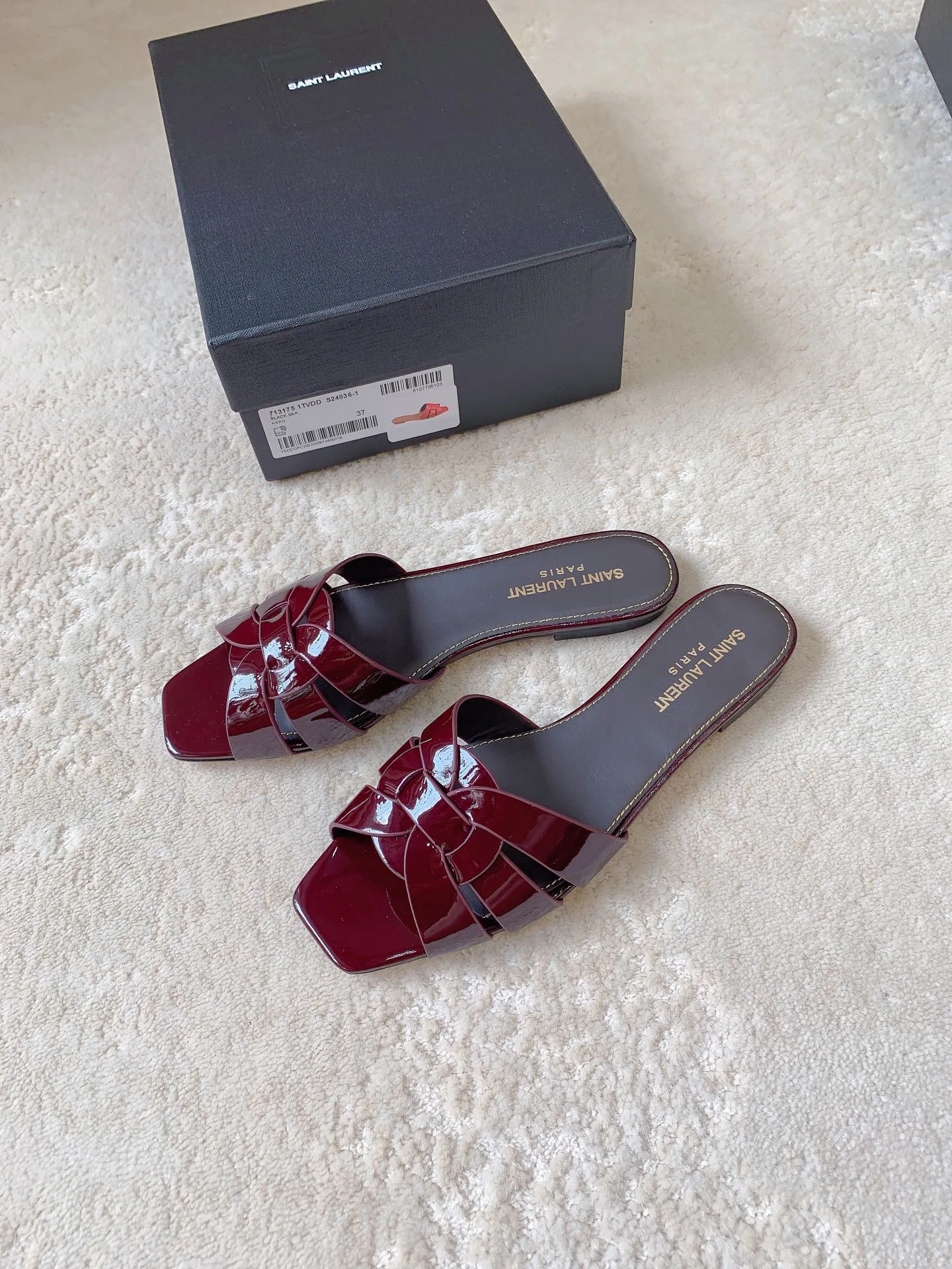 Шлепанцы Женские Saint Laurent 4390919