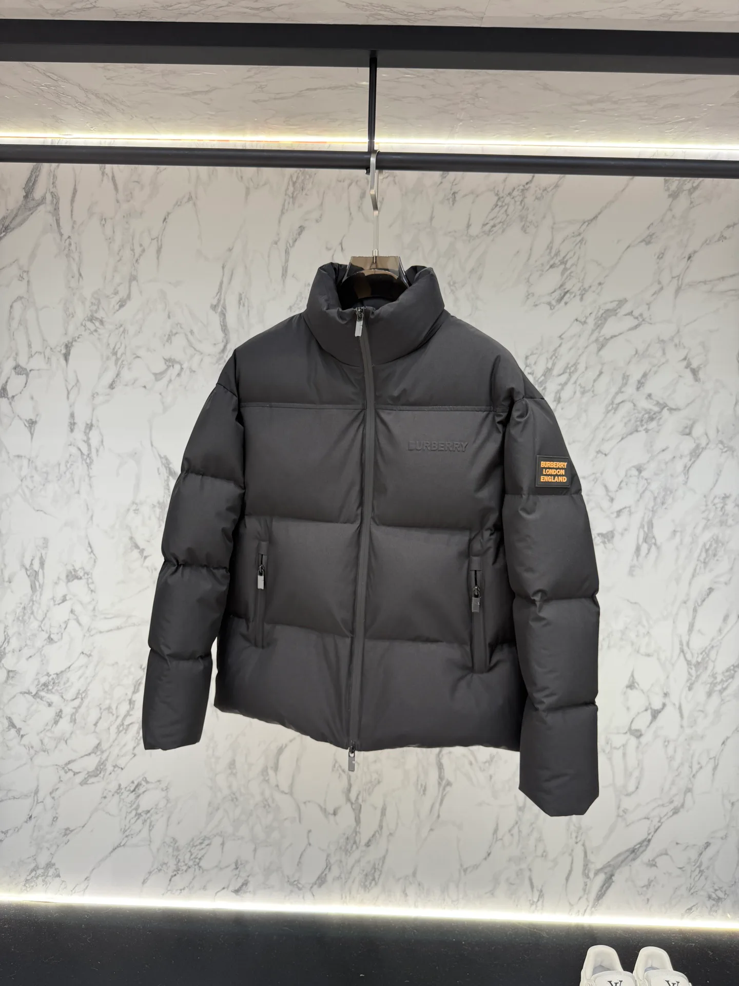 Куртки И Пуховики Женские Burberry 18279264