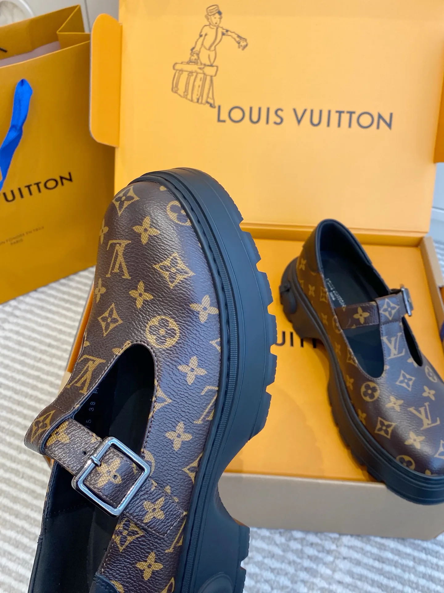 Туфли Женские Louis Vuitton 11304097