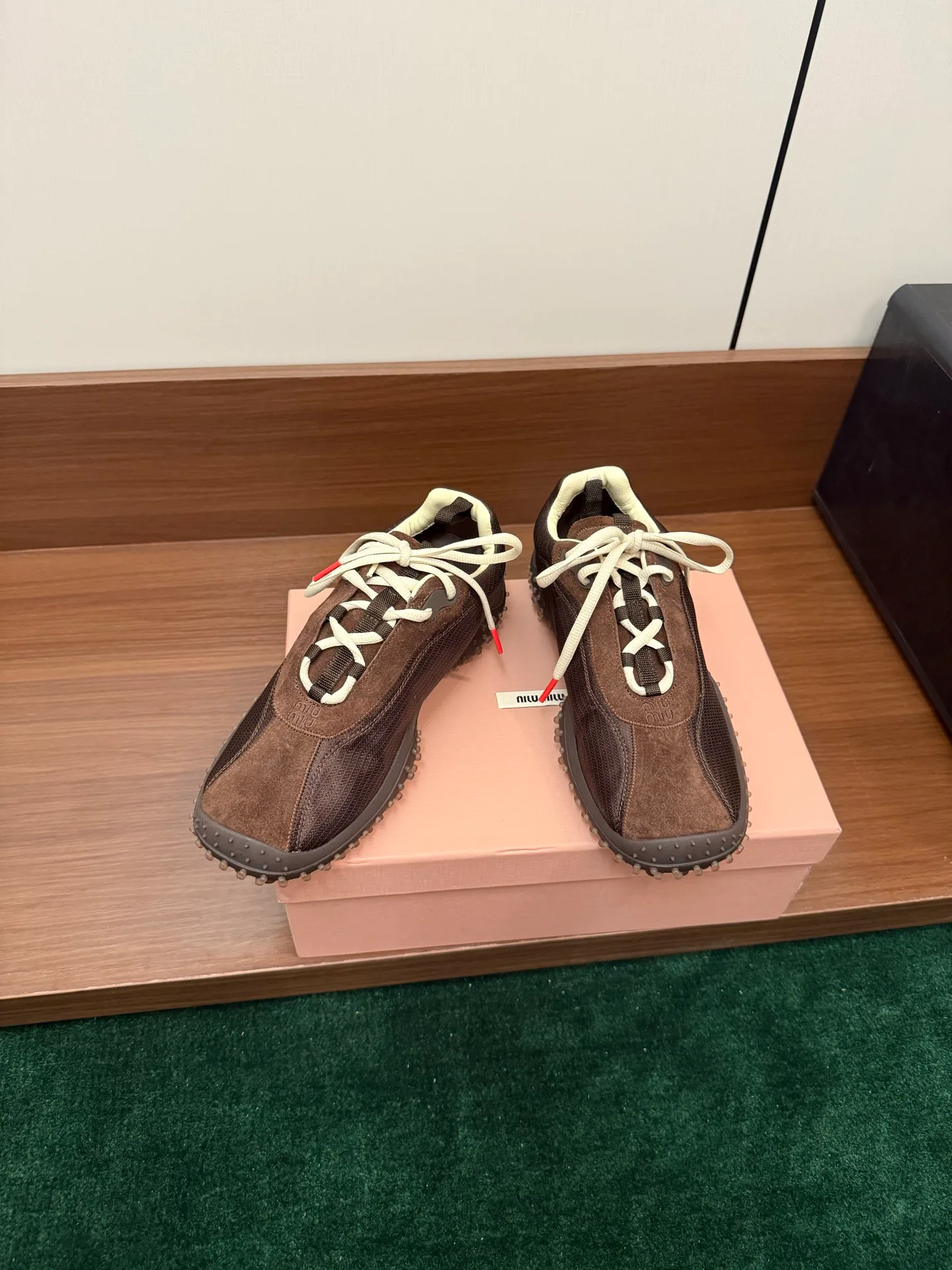 Кроссовки Женские Miu Miu 18042058