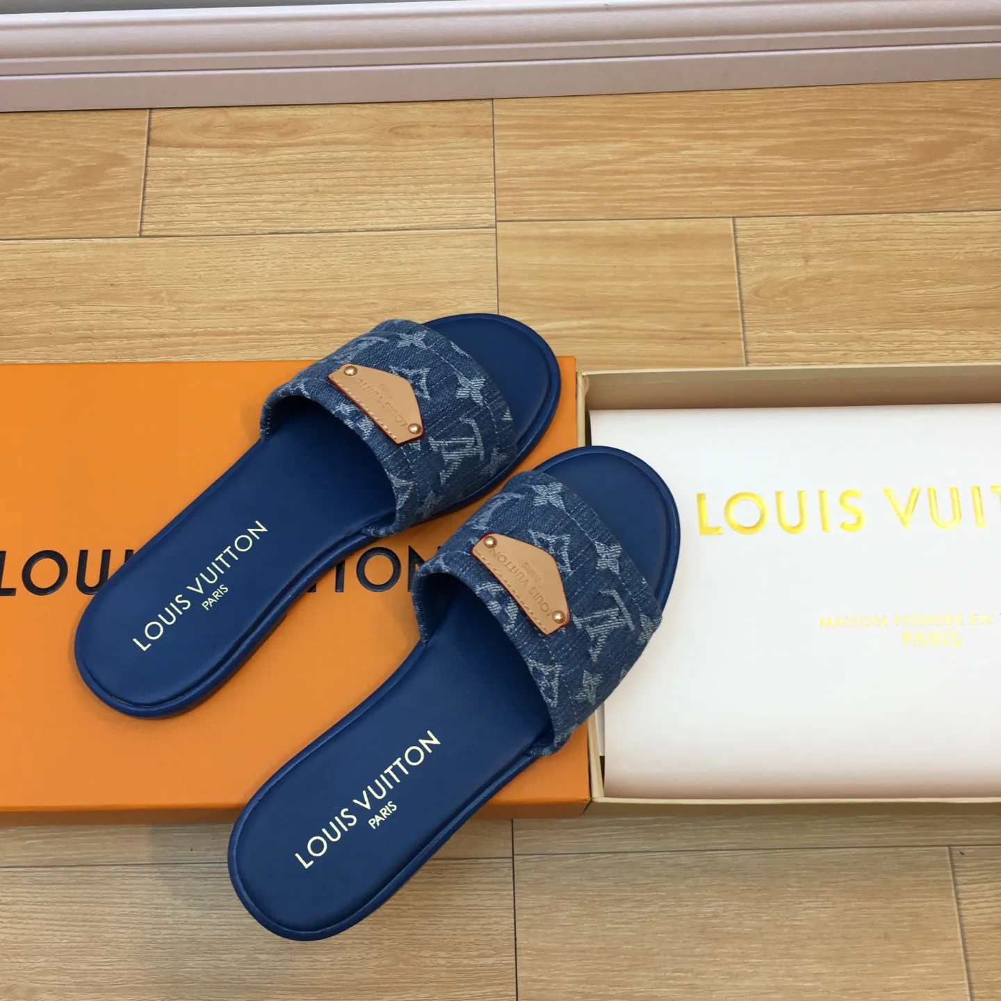 Шлепанцы Женские Louis Vuitton 35656