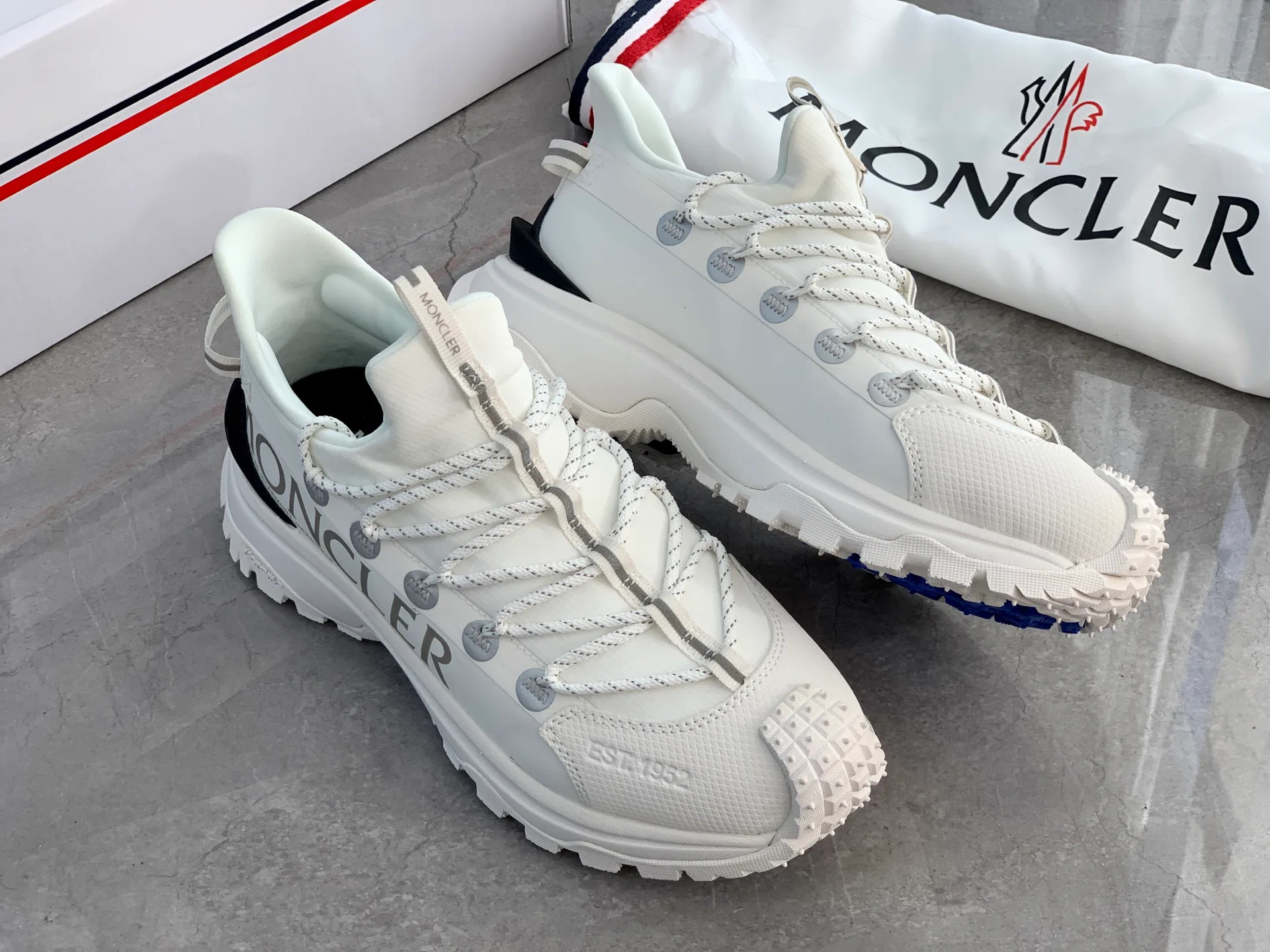 Кроссовки Женские Moncler 554141