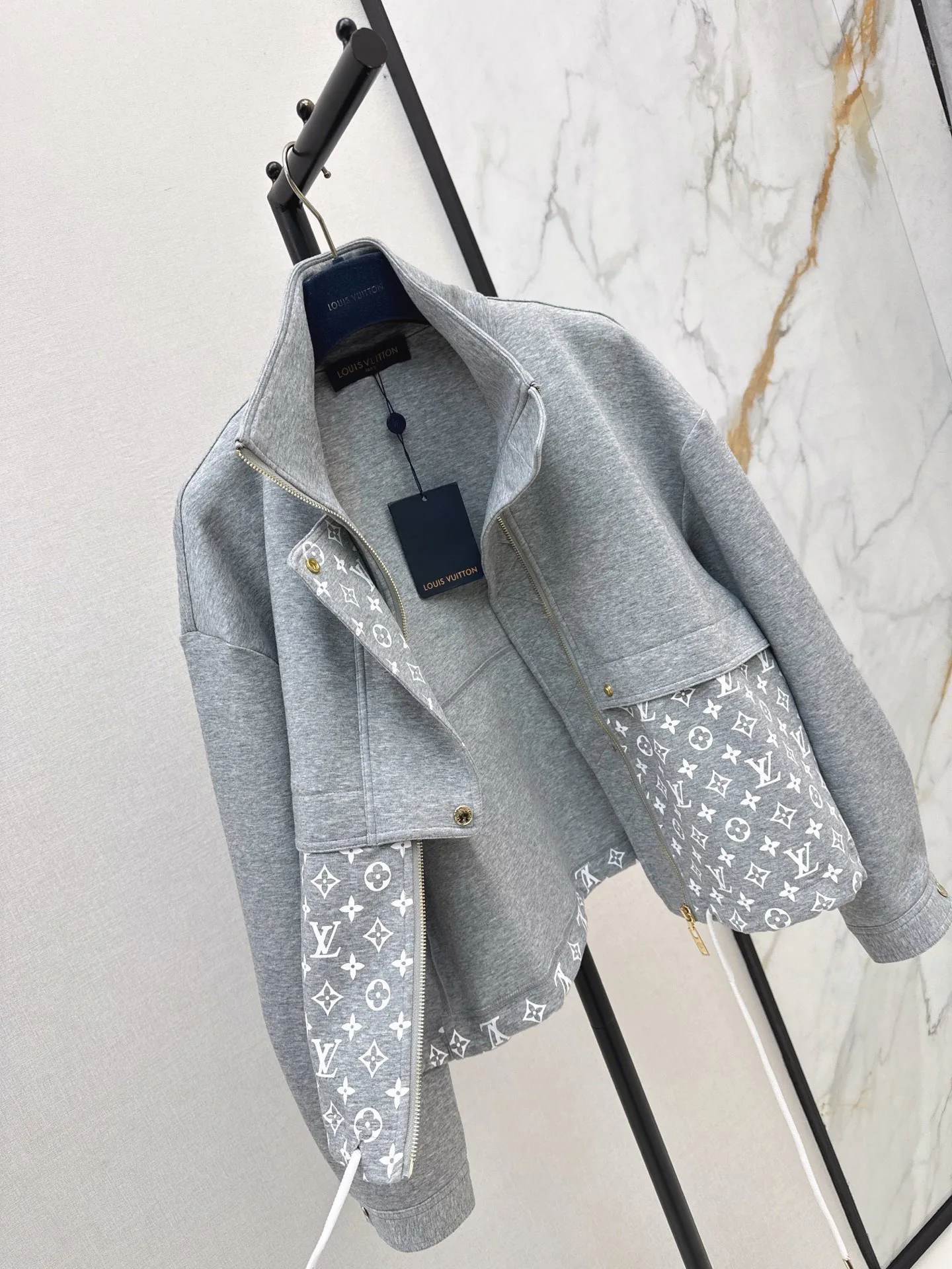 Куртки И Пуховики Женские Louis Vuitton 18423964