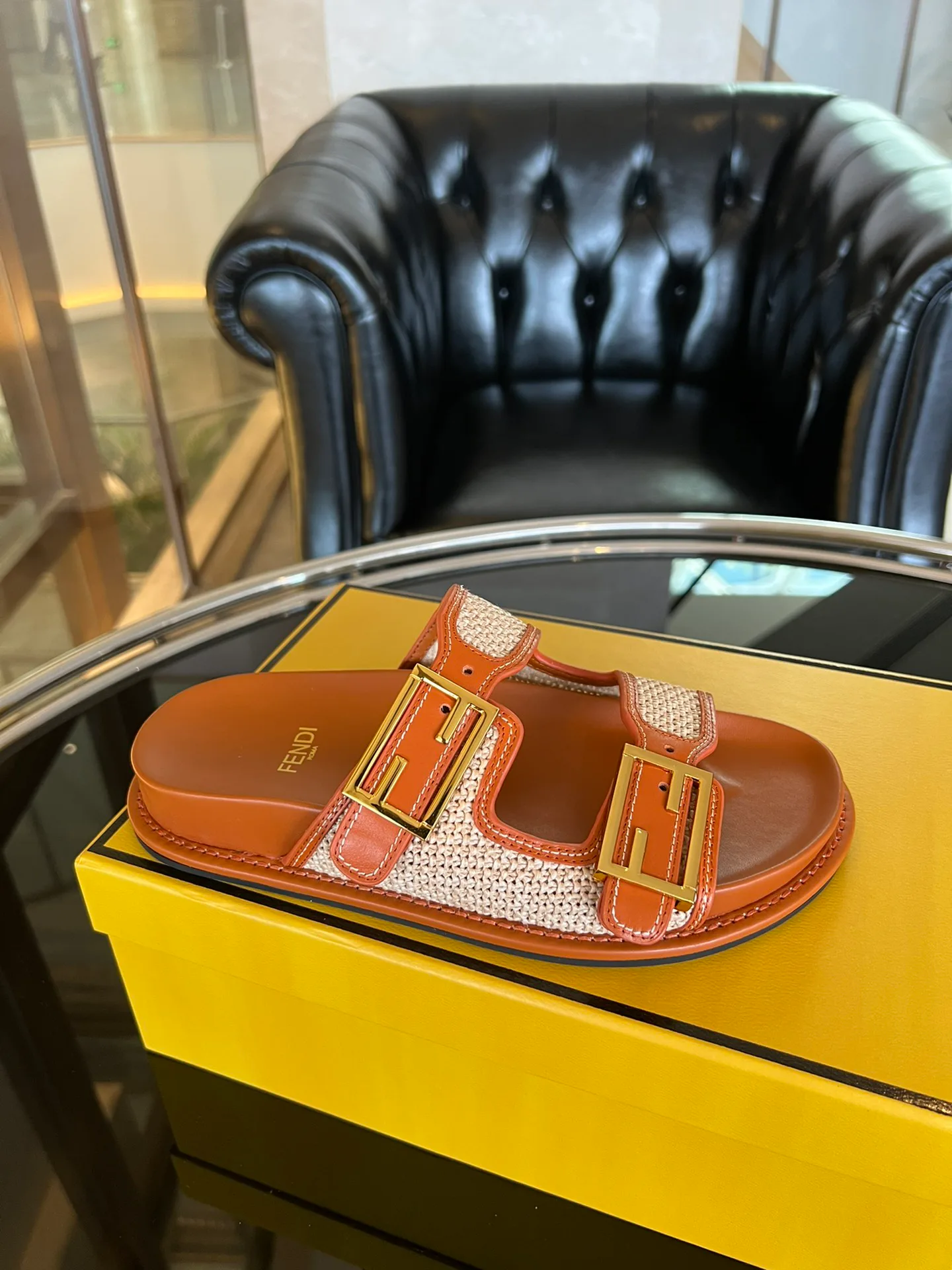 Шлепанцы Женские Fendi 22524