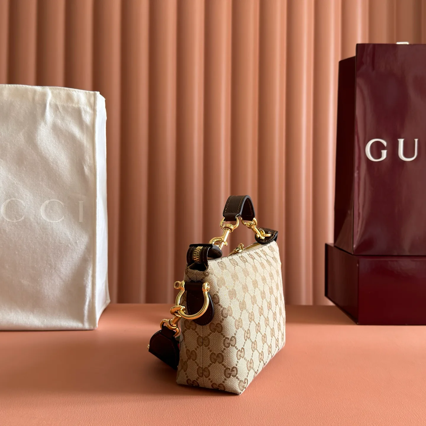Классические Сумки Женские Gucci 12859973