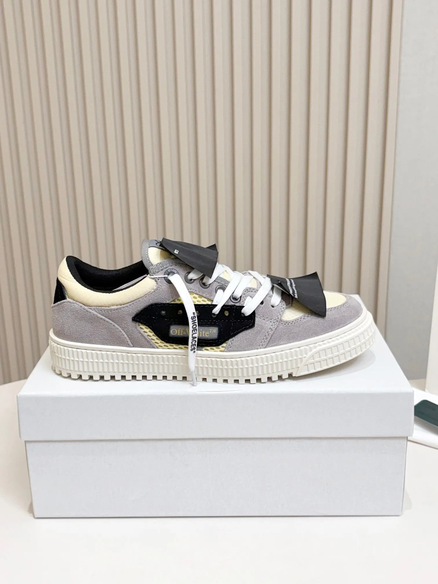 Кроссовки Женские Off-White 18103208