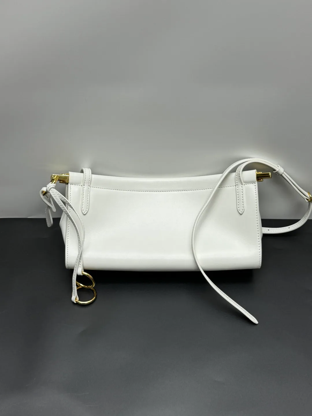 Сумки На Ремне Женские Alaia 11667395