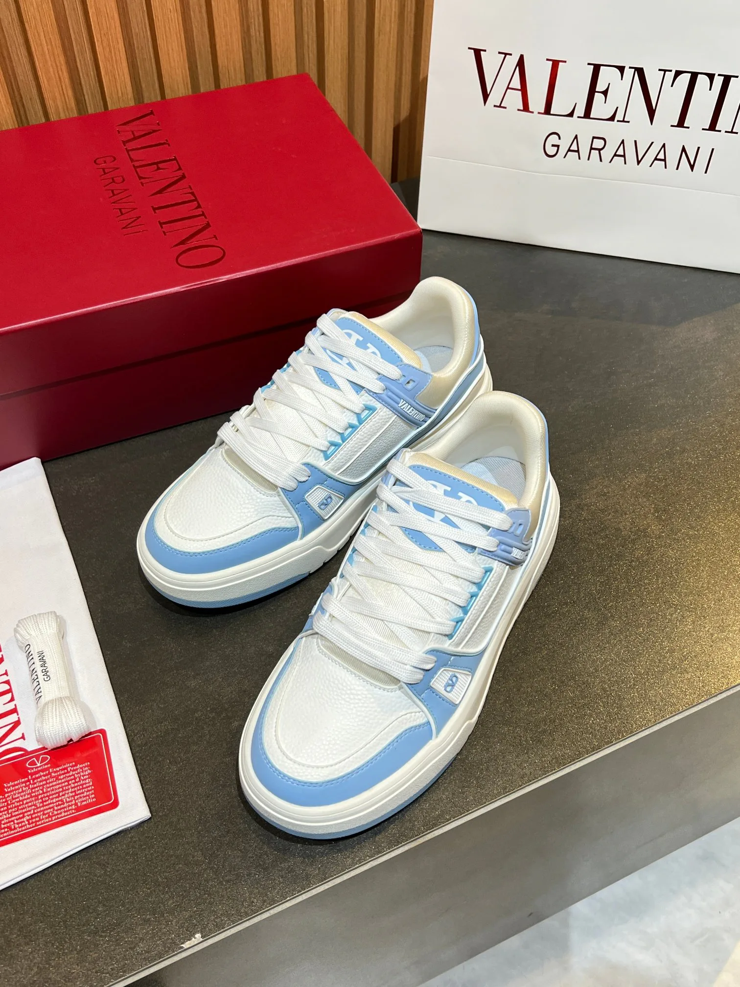 Кроссовки Женские Valentino 11575963