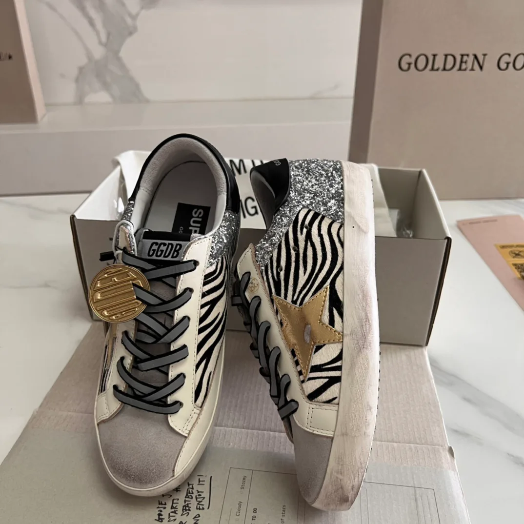 Кроссовки Женские Golden Goose 16995658