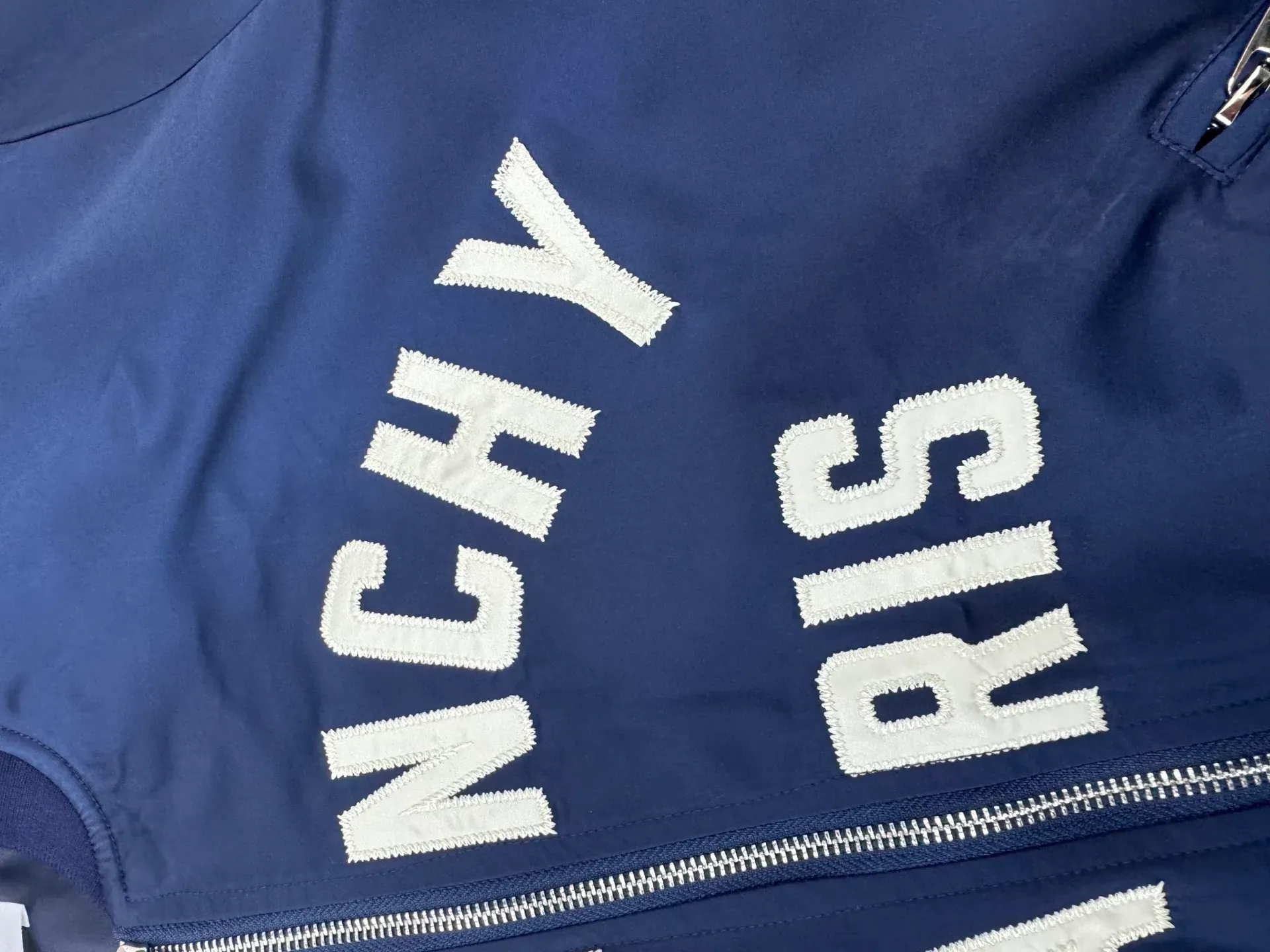 Куртки И Пуховики Мужские Givenchy 132570