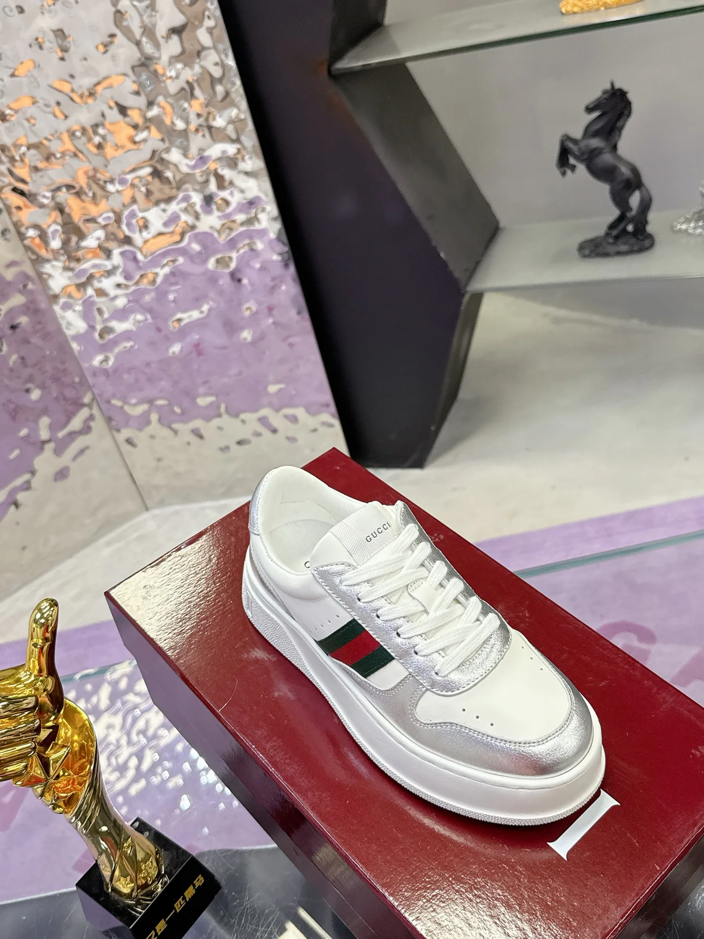 Кроссовки Женские Gucci 279185