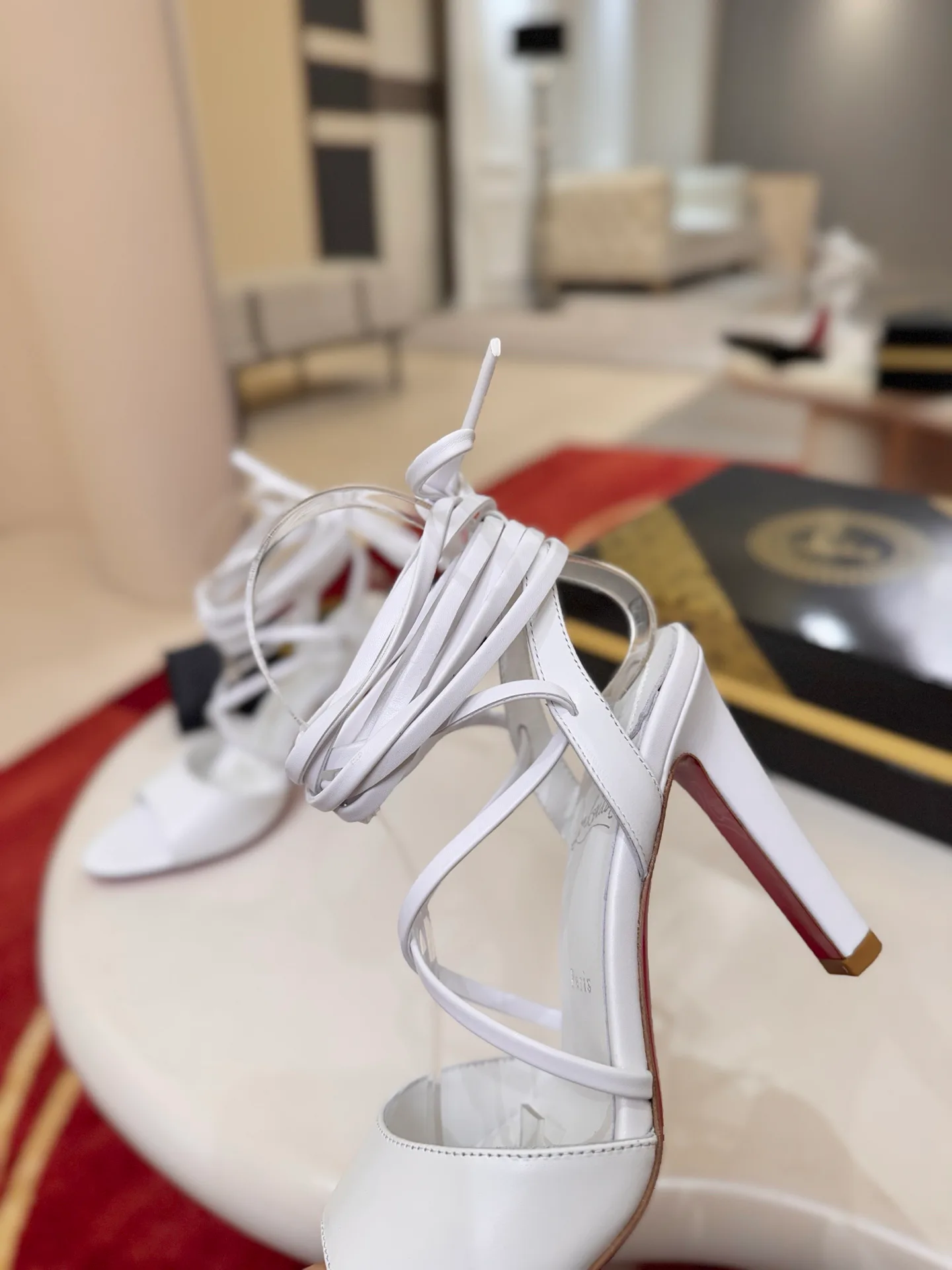 Босоножки Женские Christian Louboutin 19570905