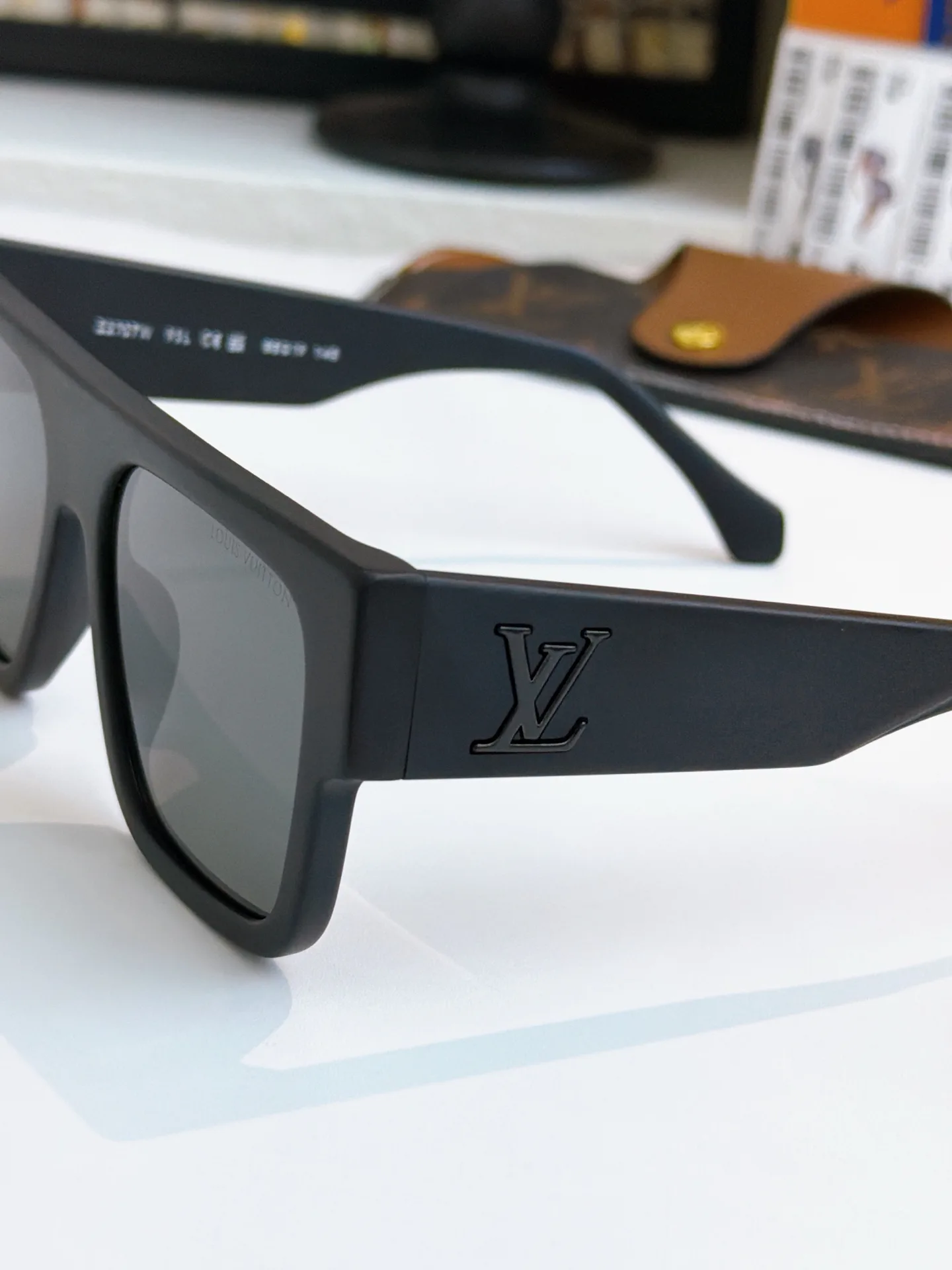 Очки Louis Vuitton 13084811