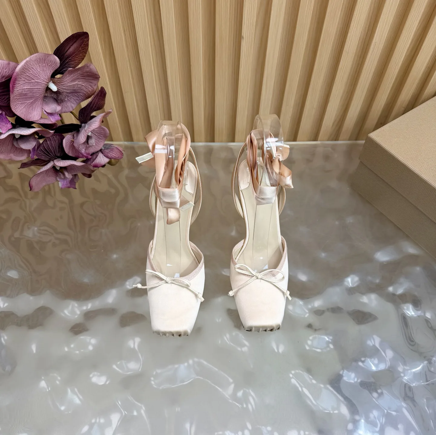 Туфли Женские Christian Louboutin 9396026