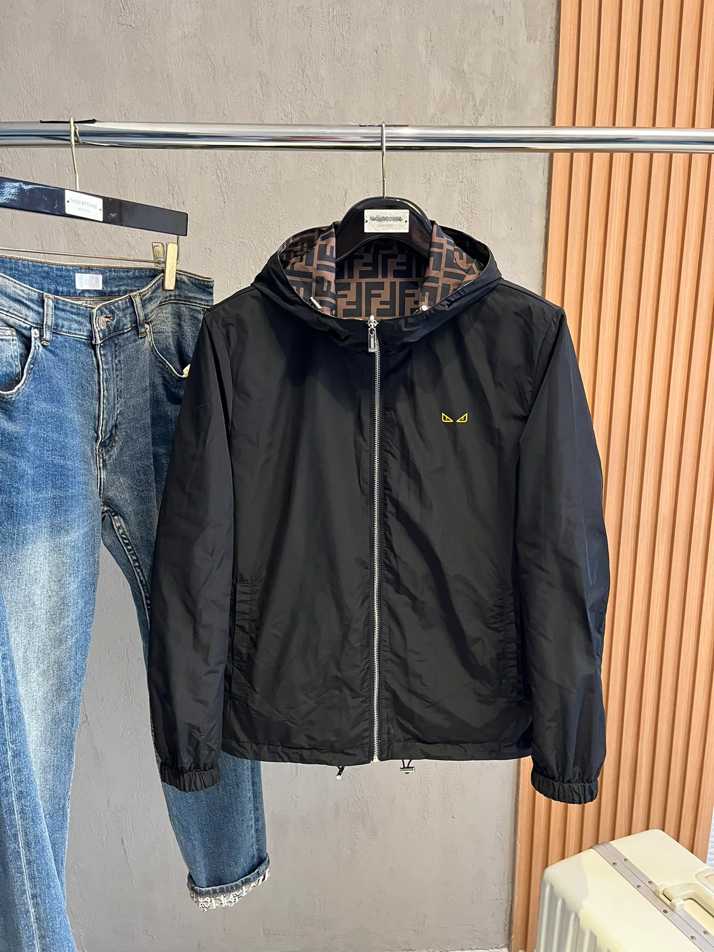 Куртки Женские Fendi Куртки Женские Fendi