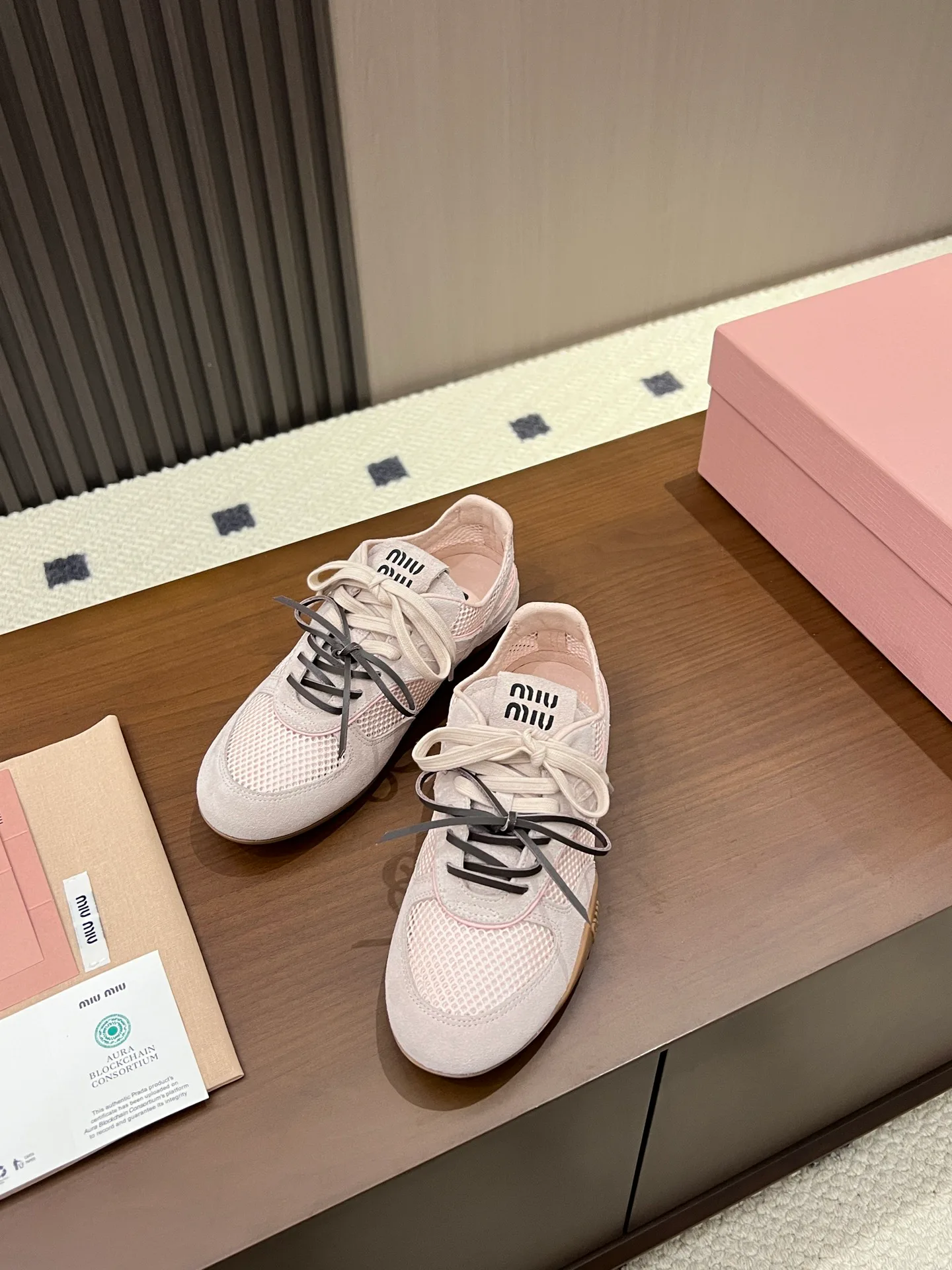 Кроссовки Женские Miu Miu 17968589