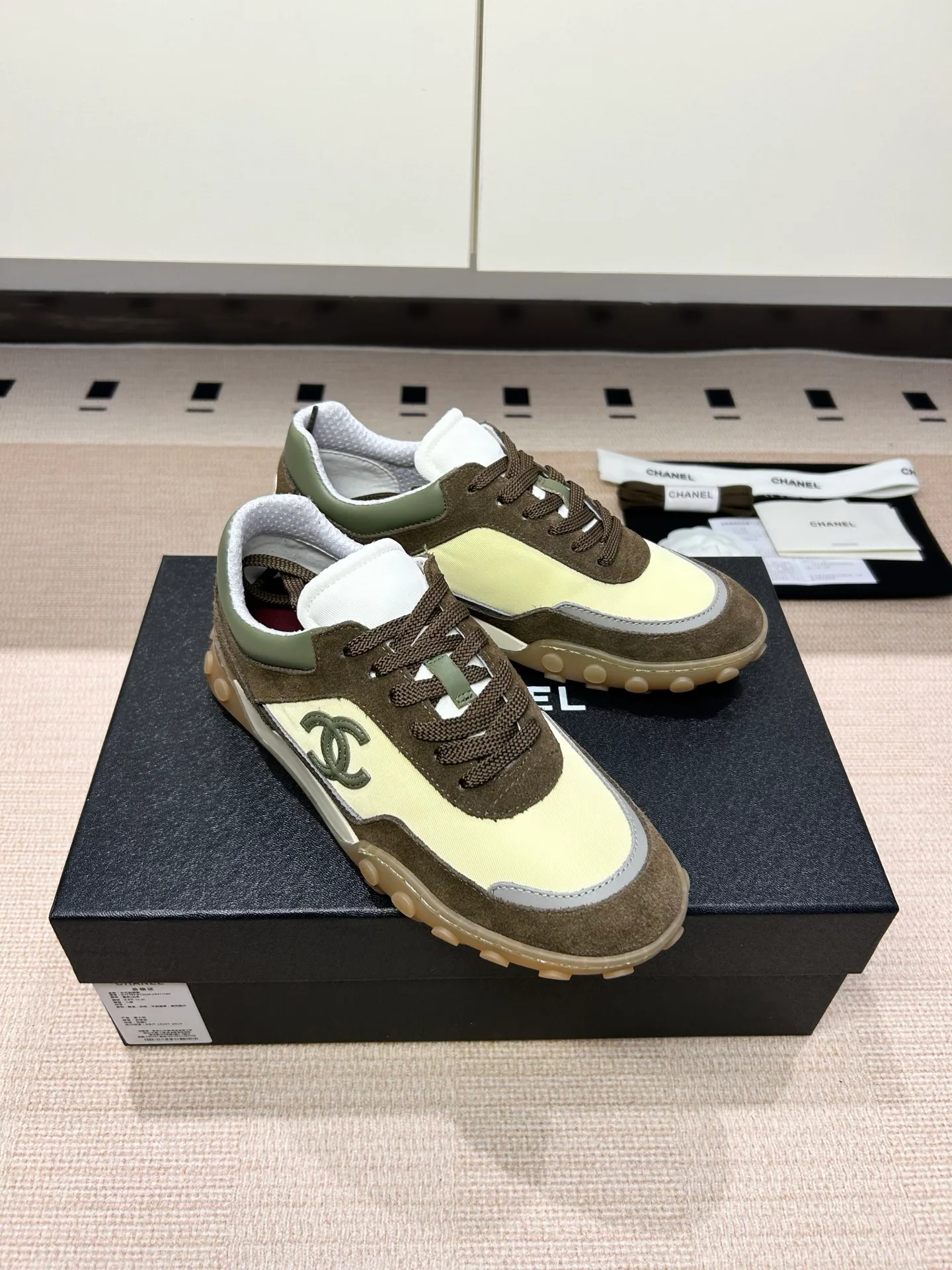 Кроссовки Женские Chanel 11579323