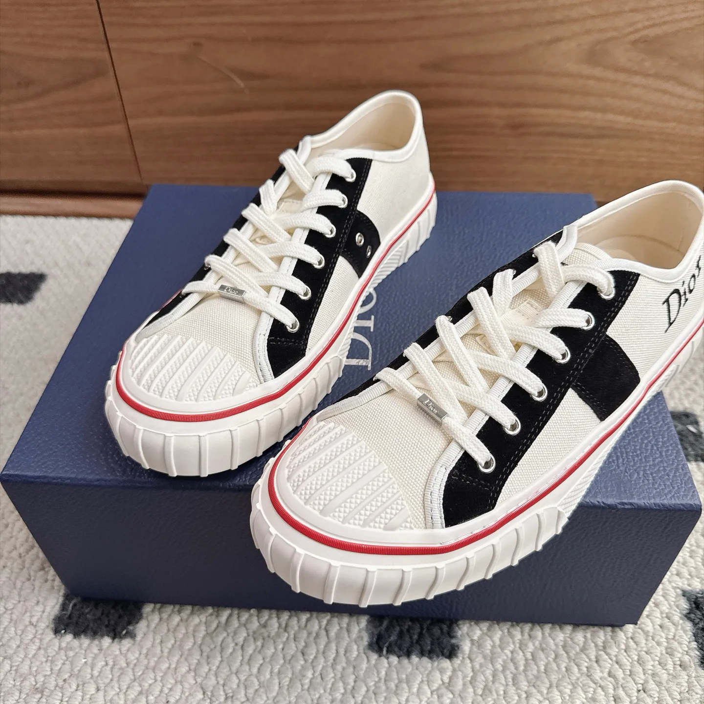 Кроссовки Женские Christian Dior 18025796