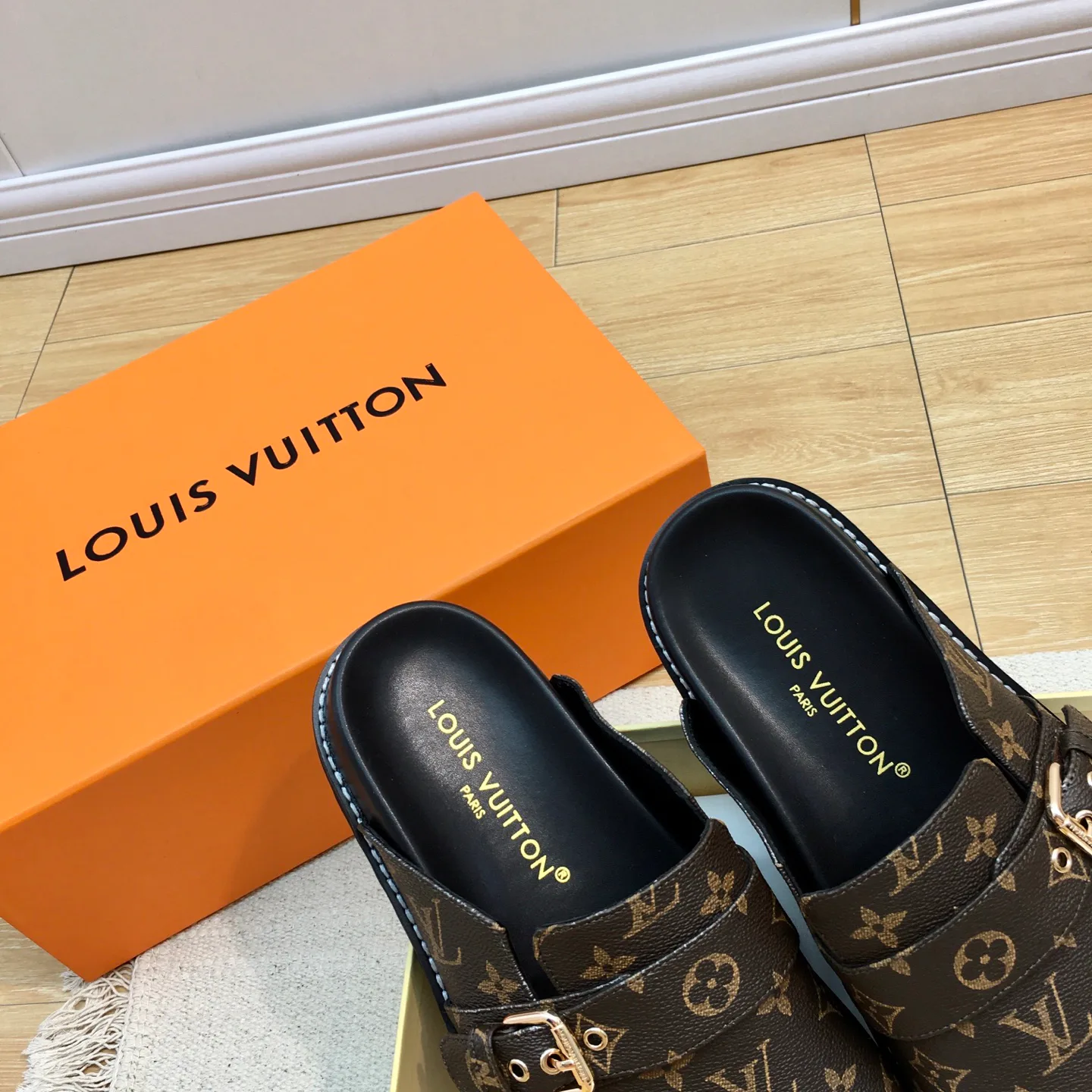 Мюли И Сабо Женские Louis Vuitton 137500