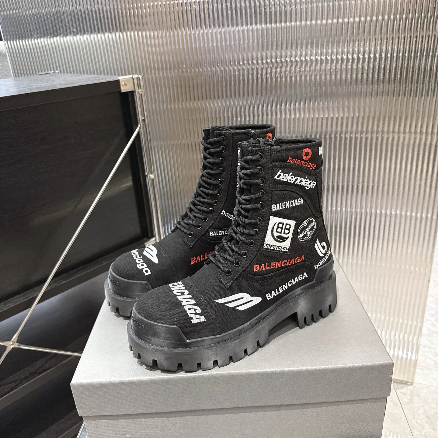 Ботинки Мужские Balenciaga 18598035
