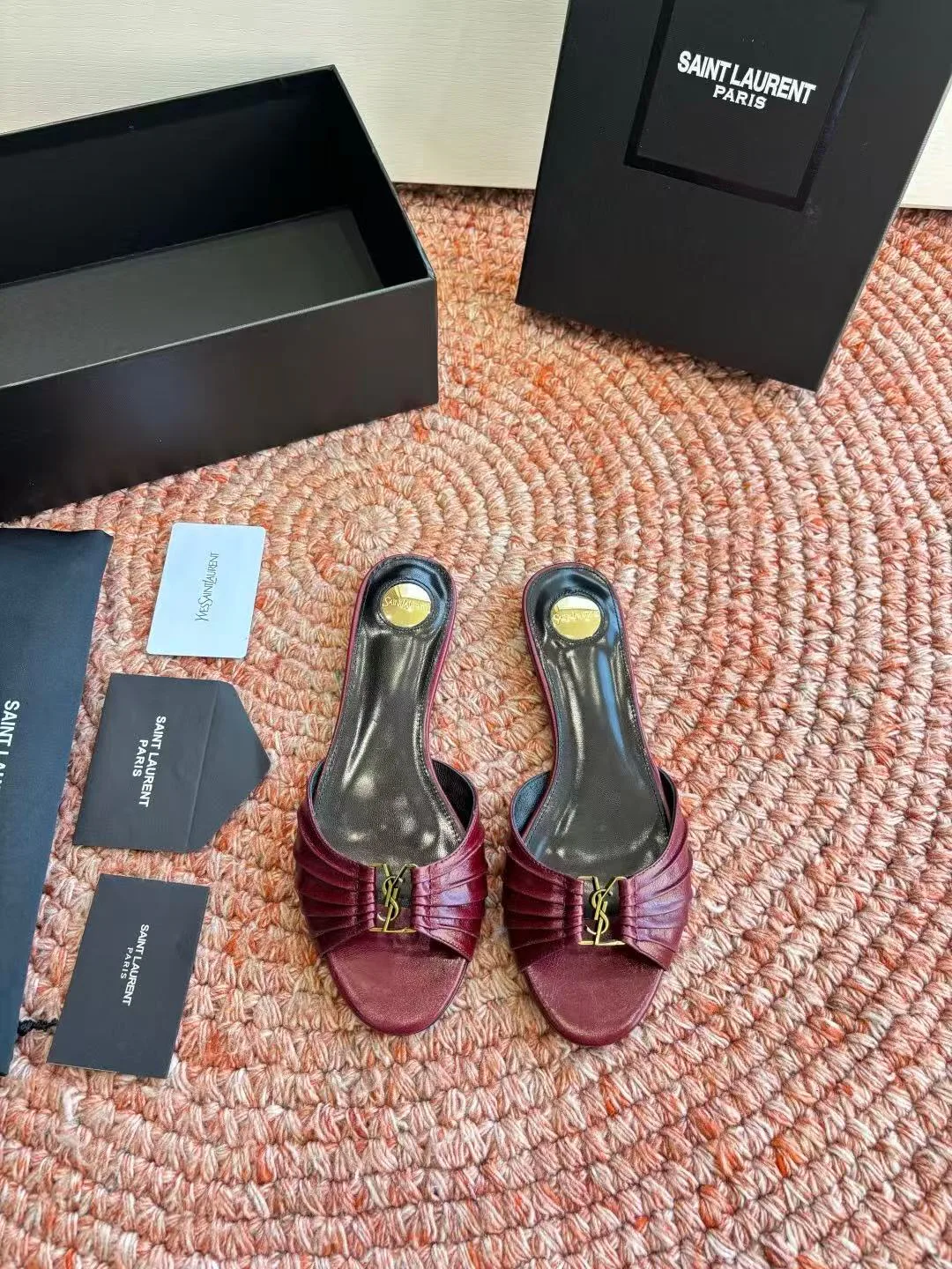 Шлепанцы Женские Saint Laurent 11755425