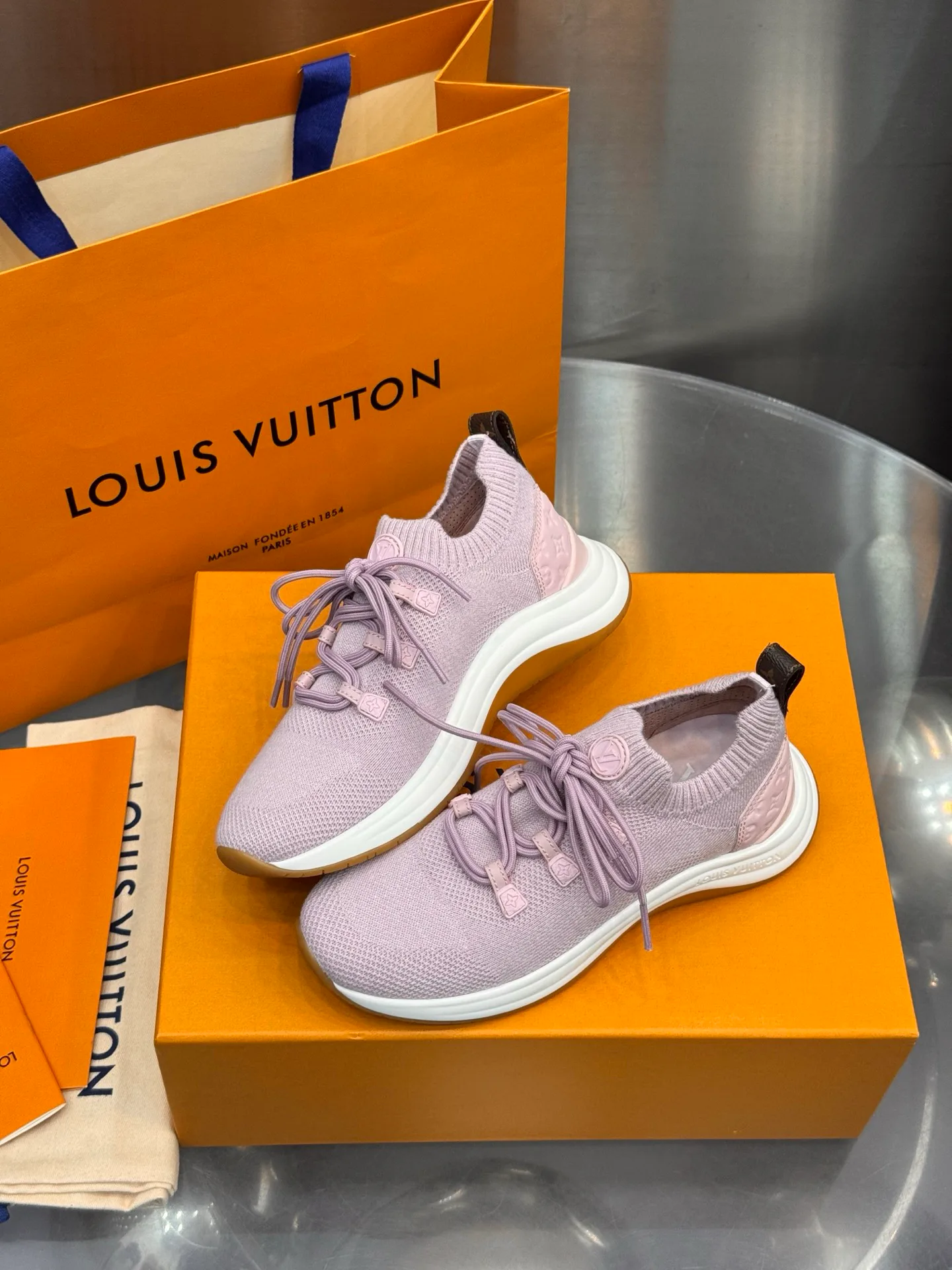 Кроссовки Женские Louis Vuitton 18202474