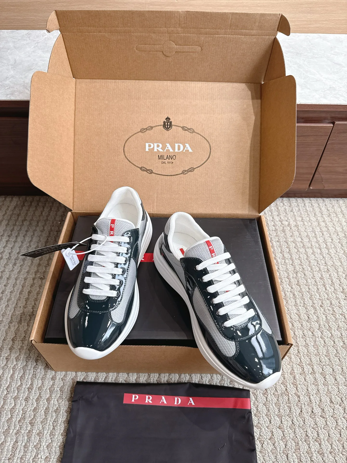 Кроссовки Женские Prada 17470429