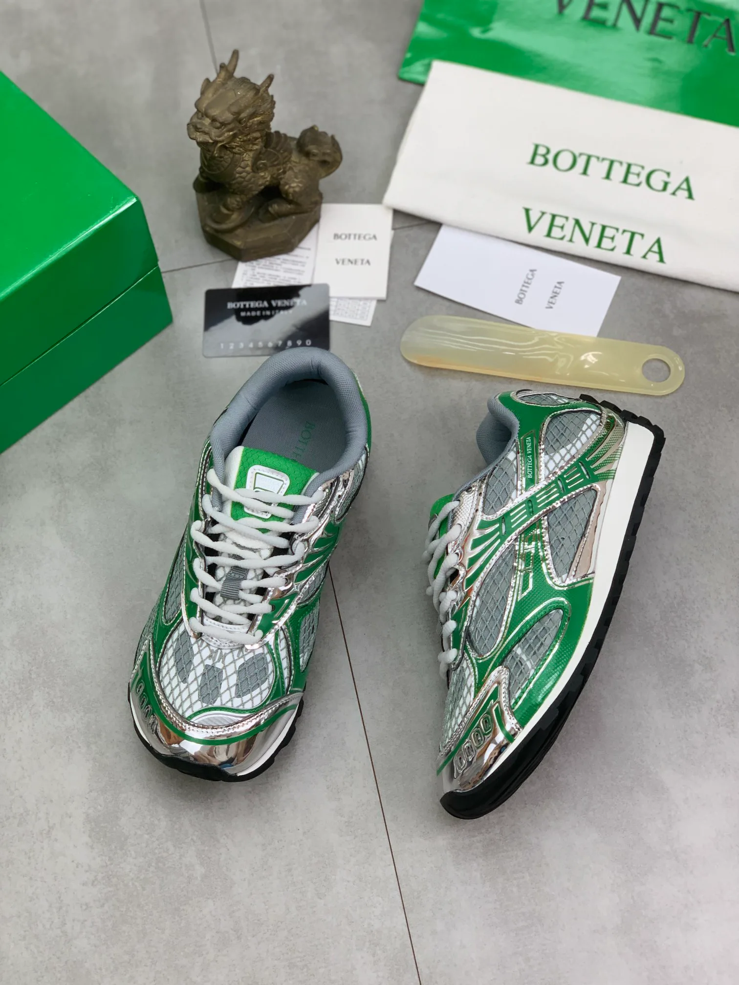 Кроссовки Женские Bottega Veneta 18365166