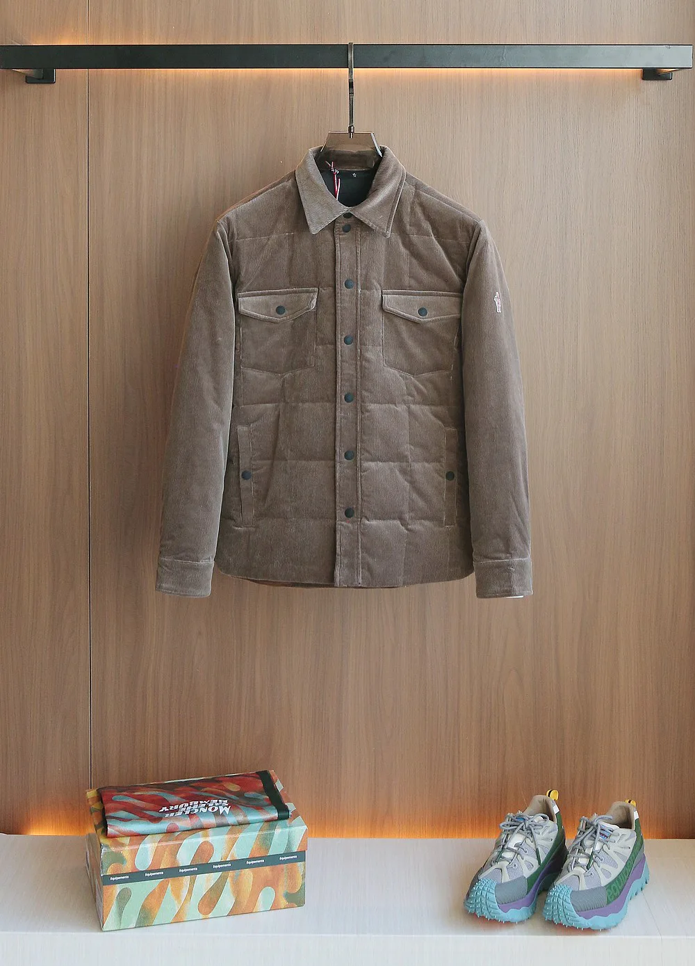 Куртки И Пуховики Мужские Moncler 384005