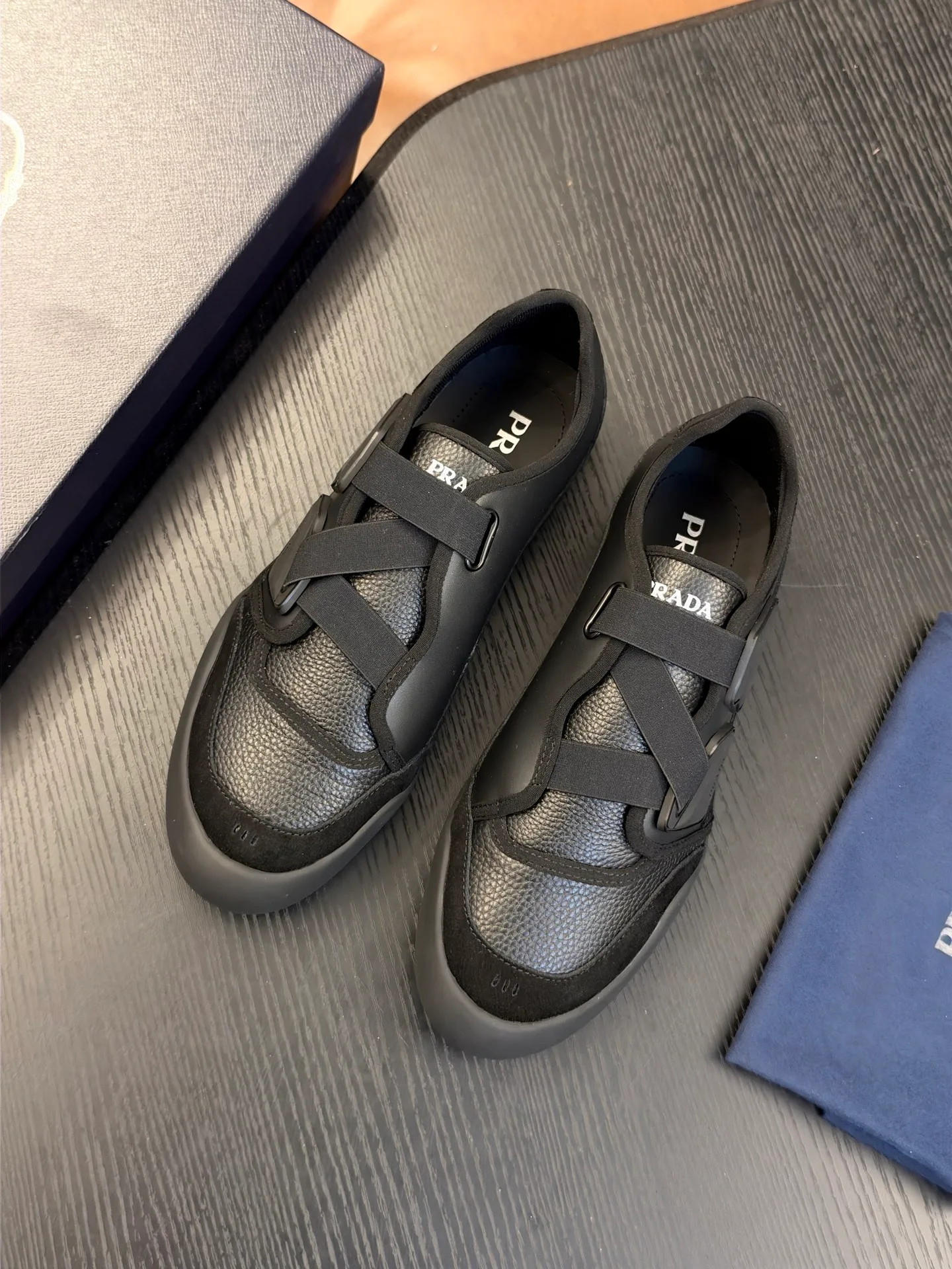 Кроссовки Мужские Prada 19700013