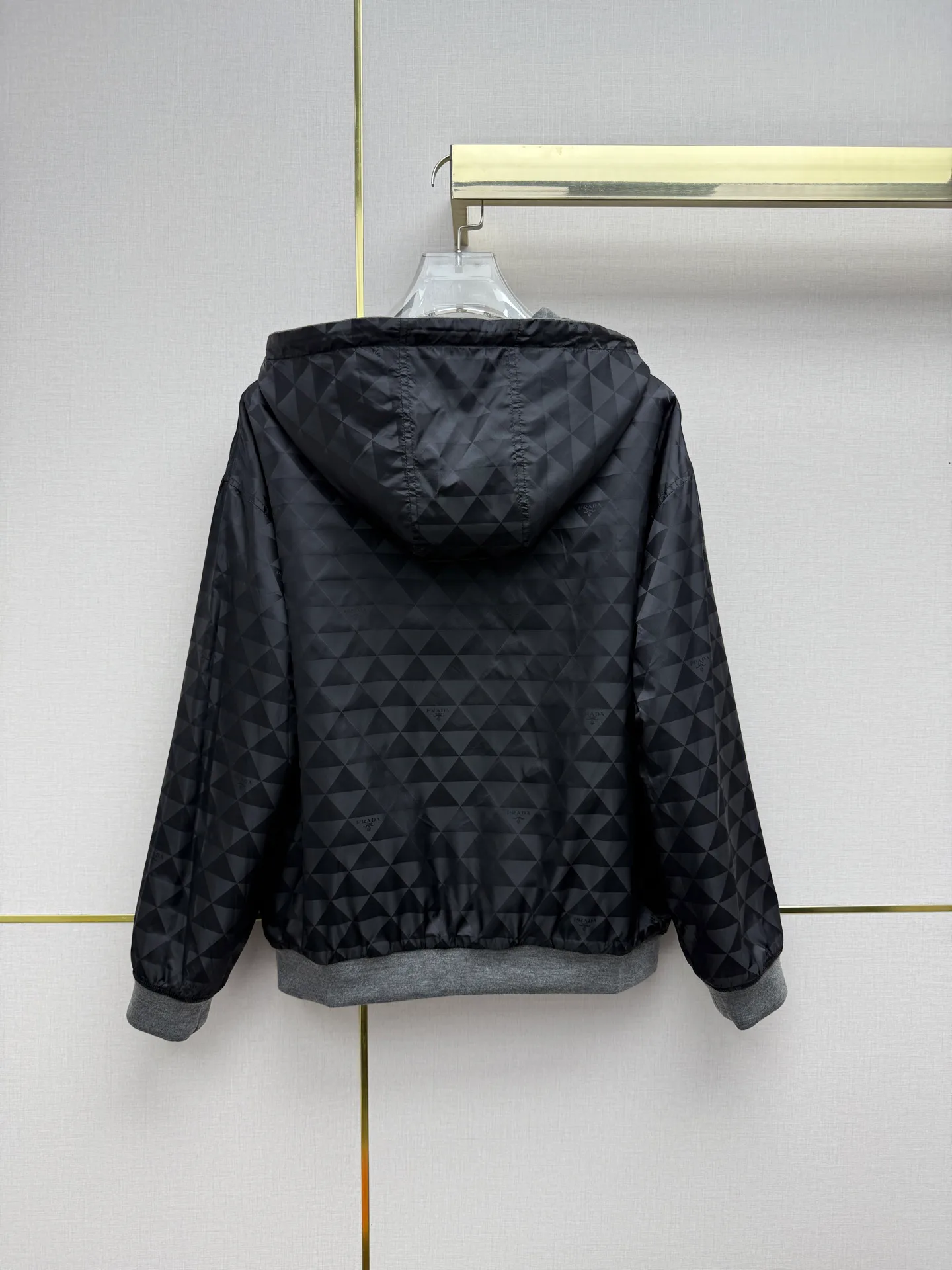 Куртки И Пуховики Женские Prada 18599153