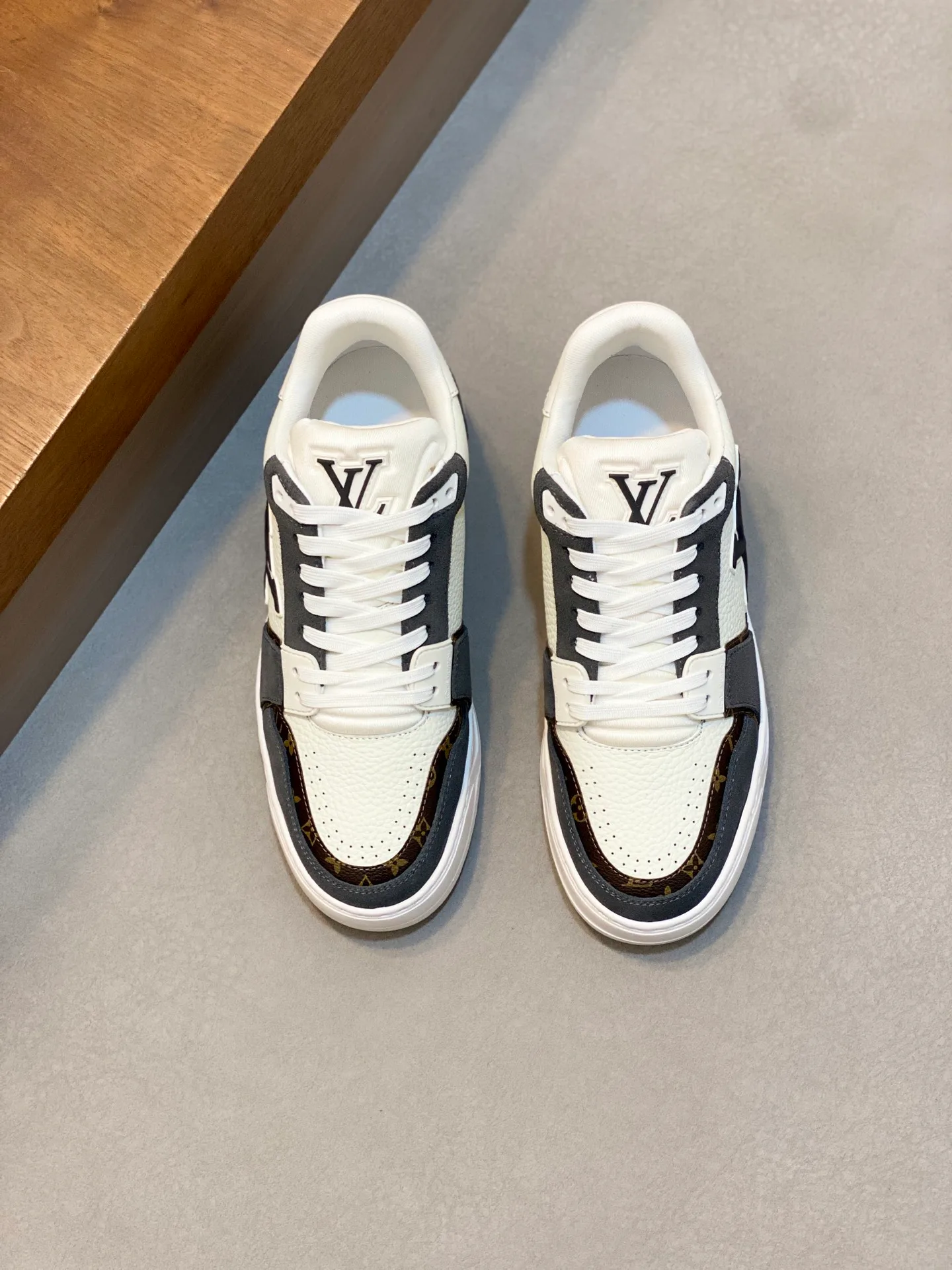 Кроссовки Мужские Louis Vuitton 19370273