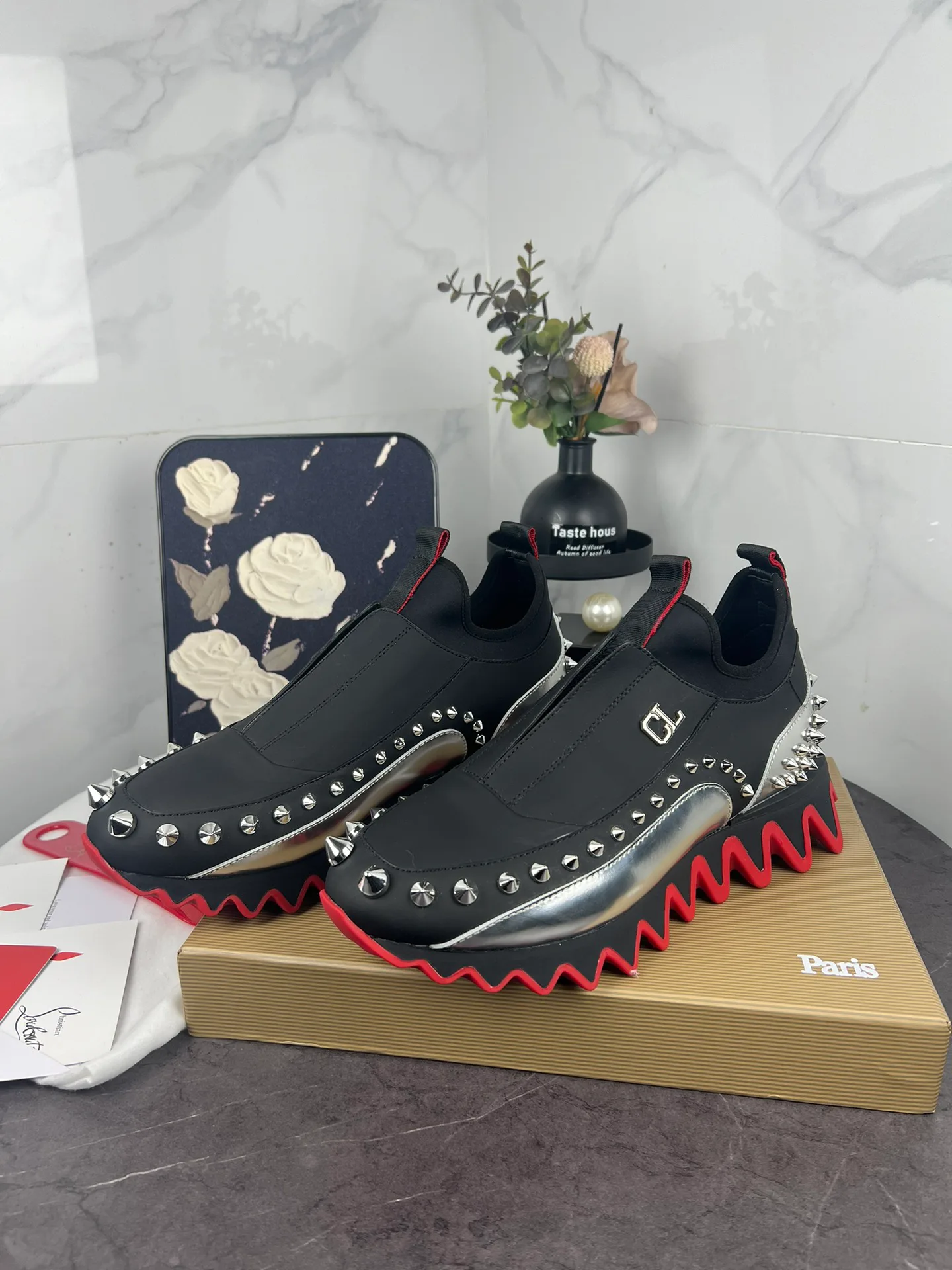 Кроссовки Женские Christian Louboutin 11072103