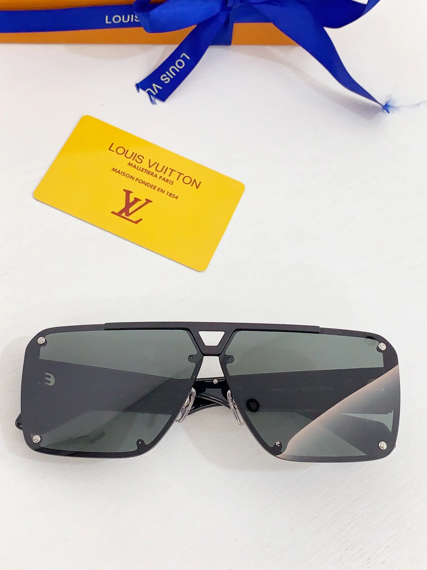 Очки Louis Vuitton 11585271