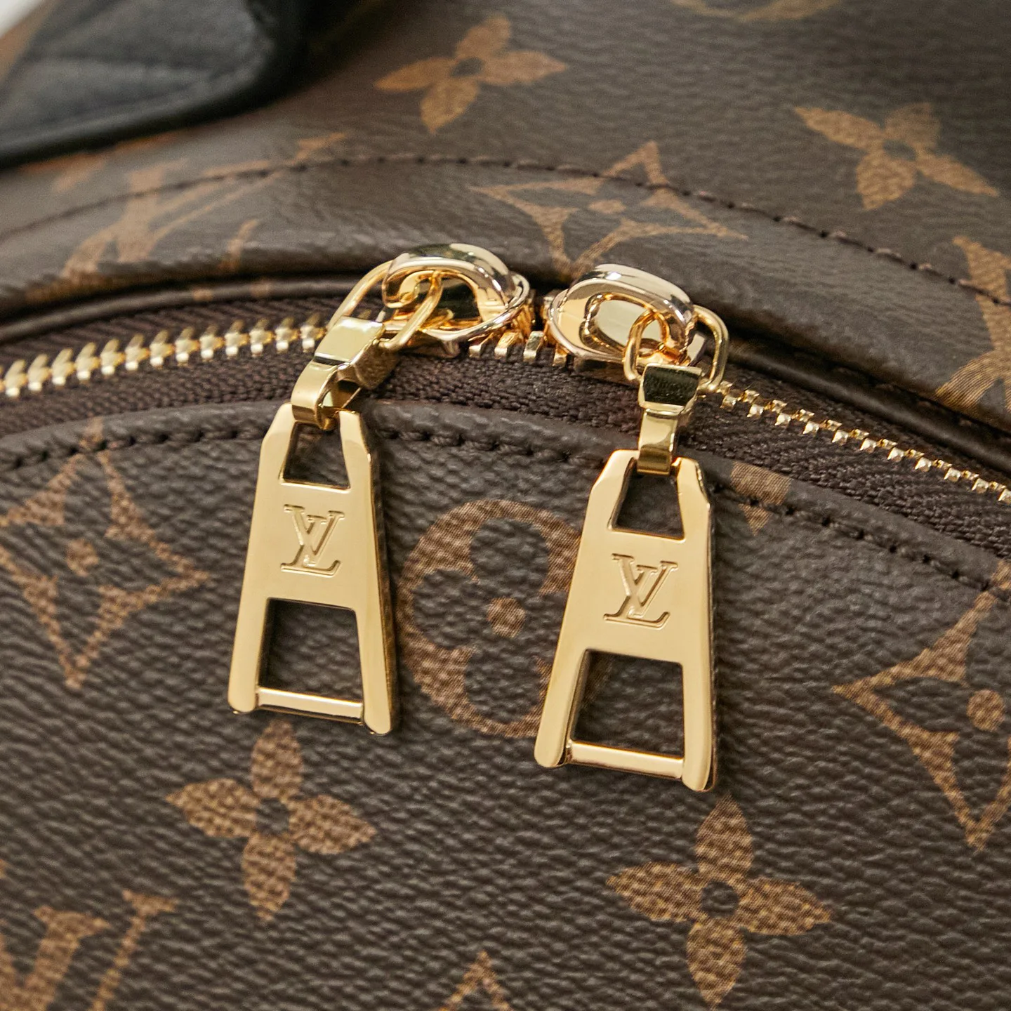 Рюкзаки Женские Louis Vuitton 18148139