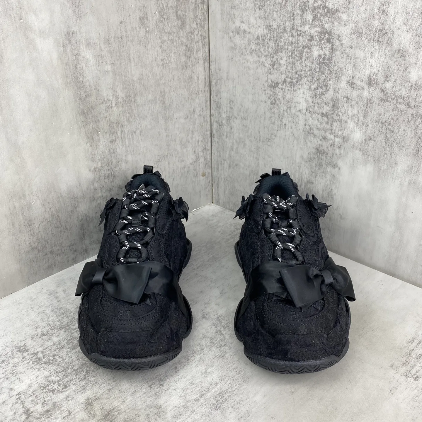 Кроссовки Женские Balenciaga 18686630