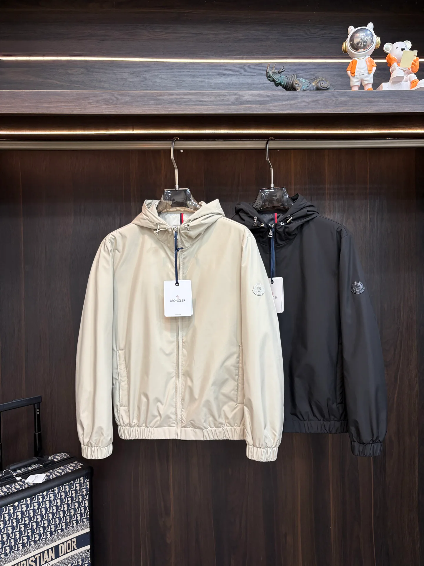 Куртки И Пуховики Женские Moncler 18157284