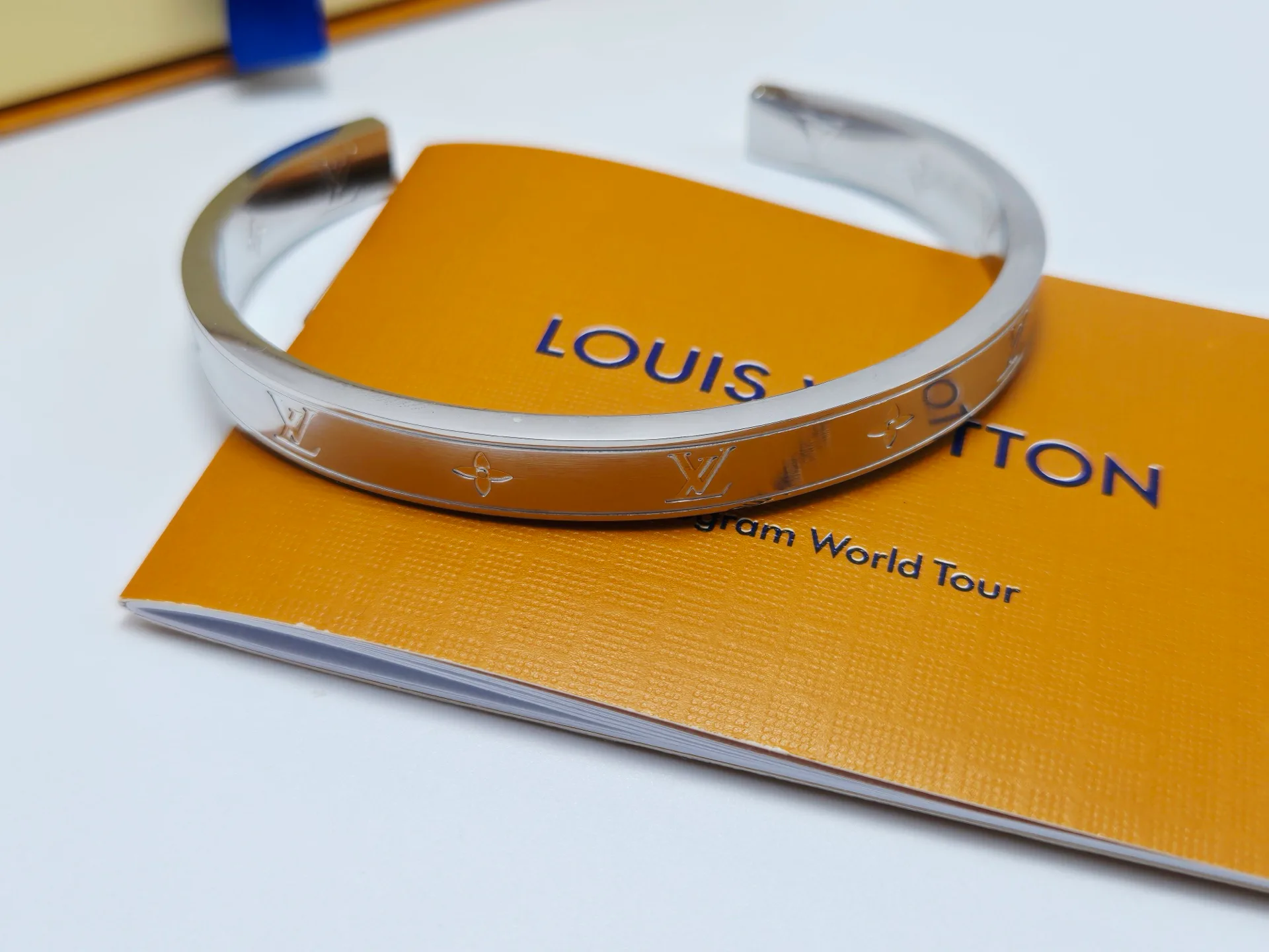 Бижутерия Louis Vuitton 11240558