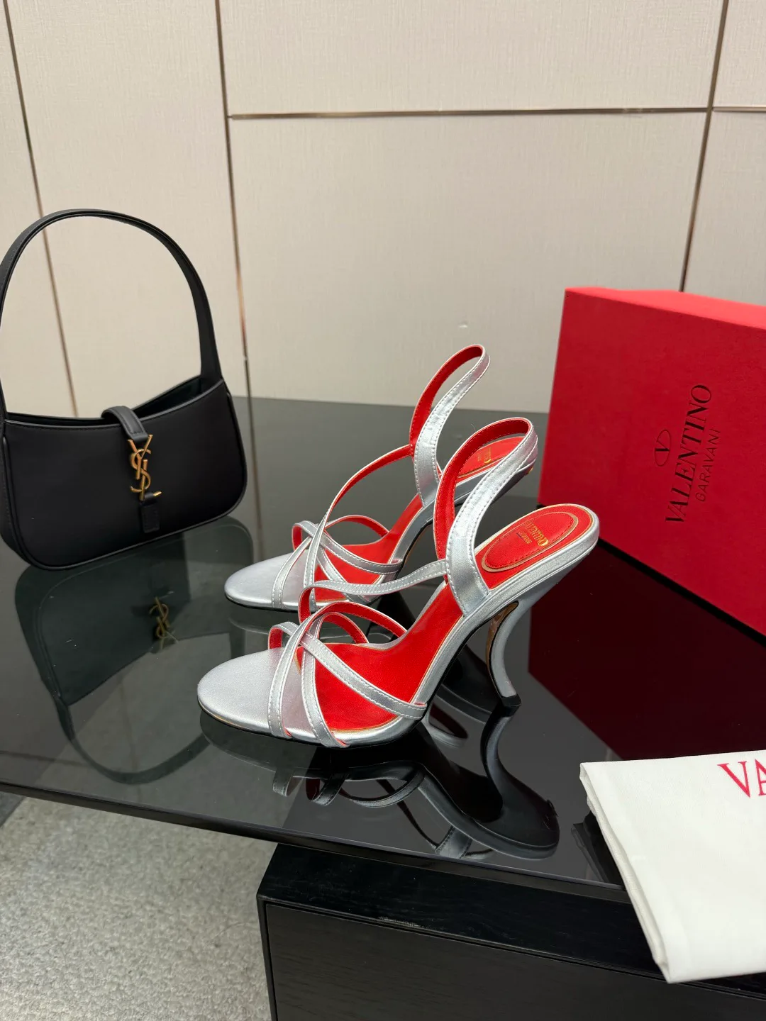 Босоножки Женские Valentino 5052054