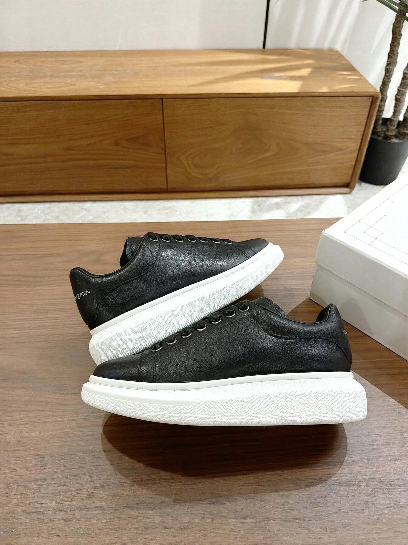 Кроссовки Женские Alexander Mcqueen 18159794