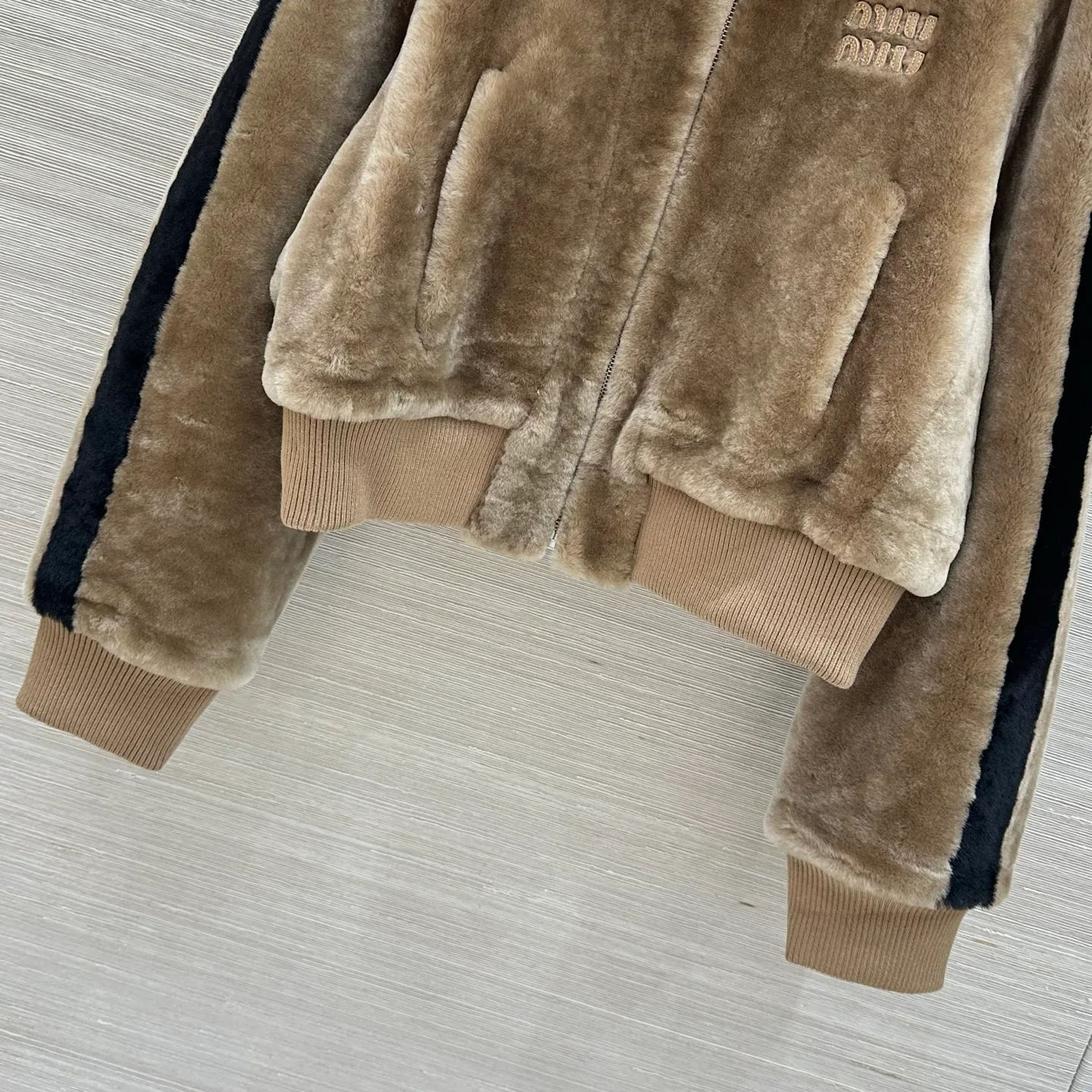 Кожаные Куртки И Дублёнки Женские Miu Miu 18503506