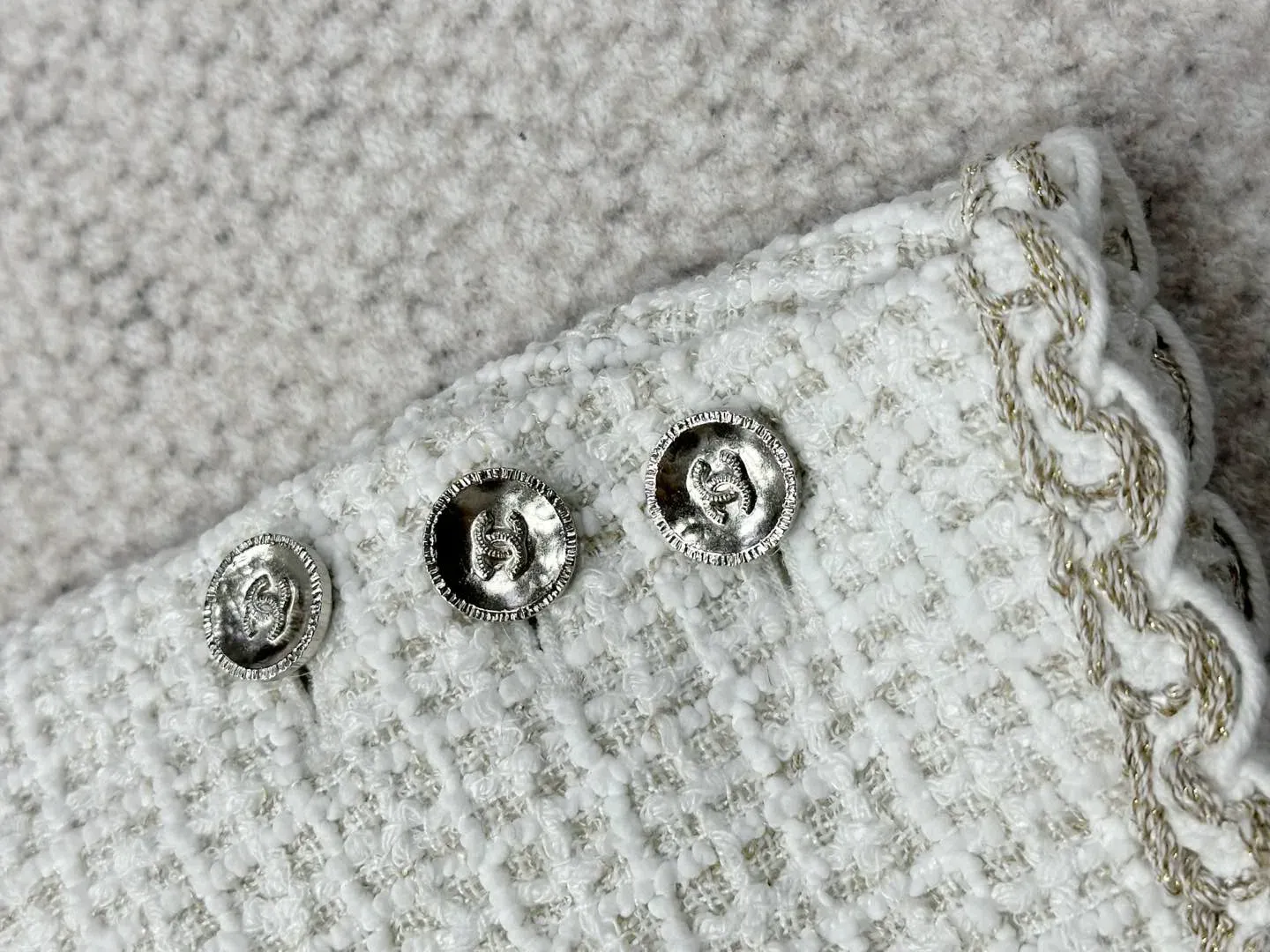 Куртки И Пуховики Женские Chanel 1580