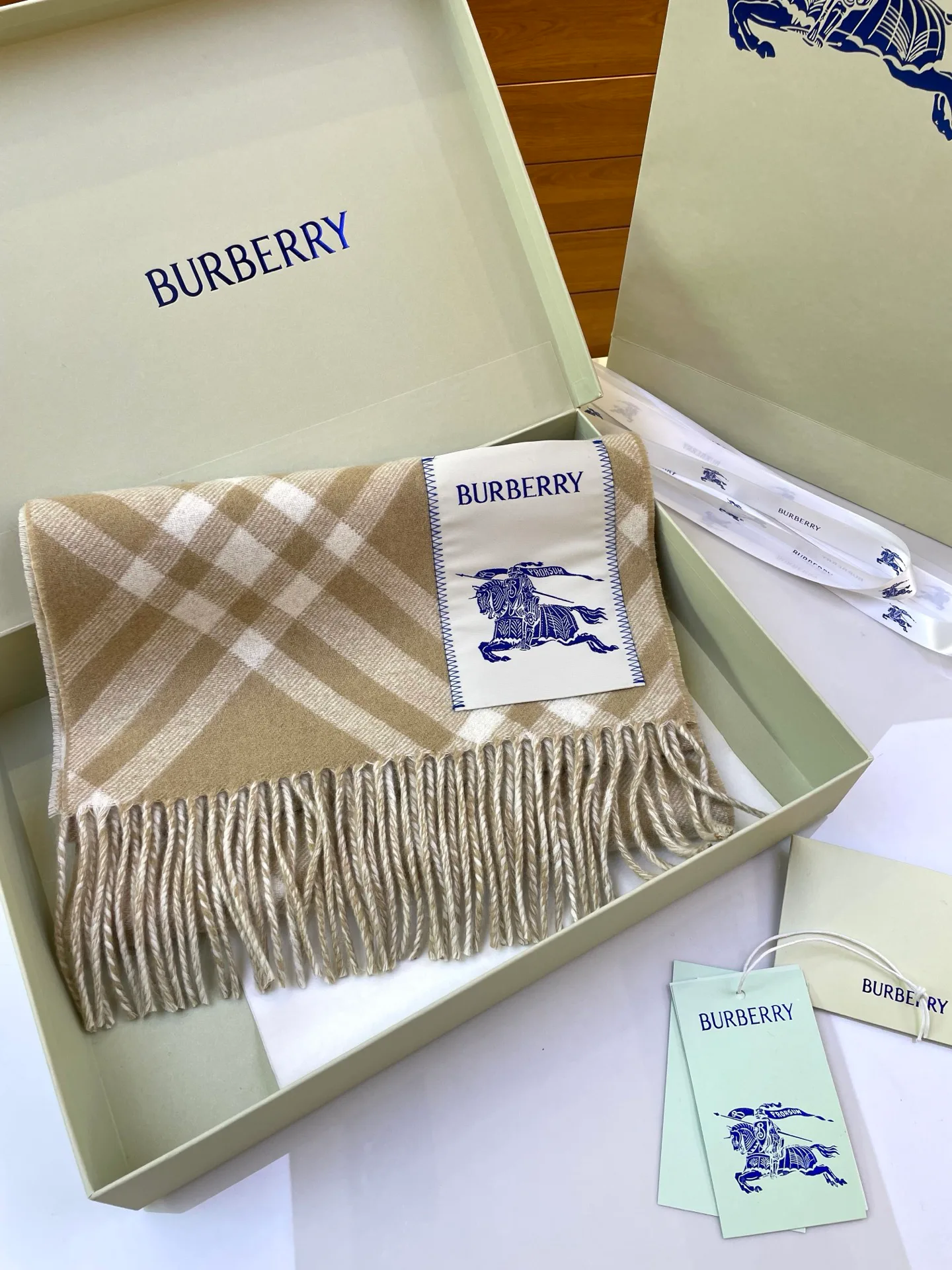 Шарфы Burberry 1981472