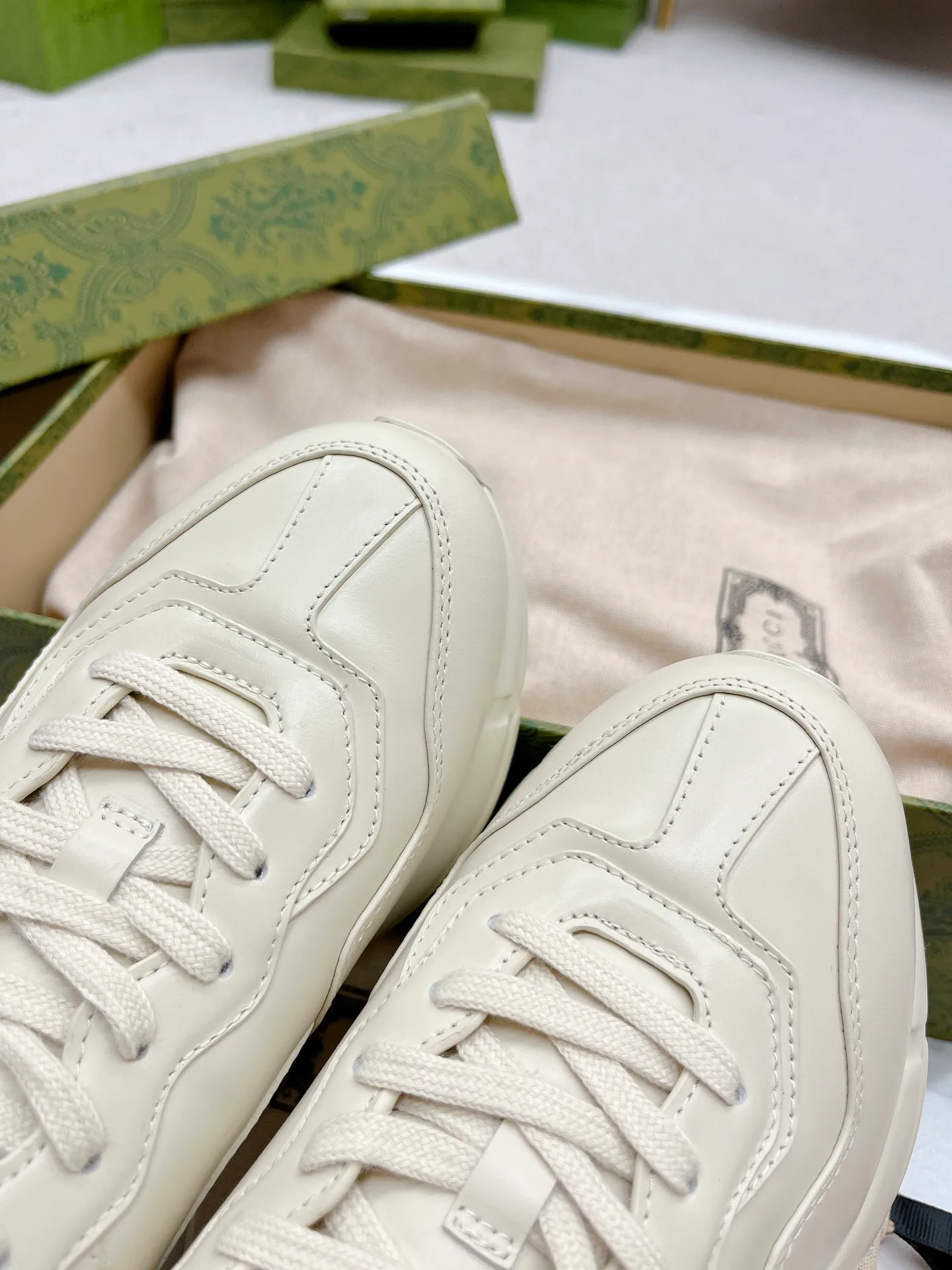 Кроссовки Женские Gucci 989686