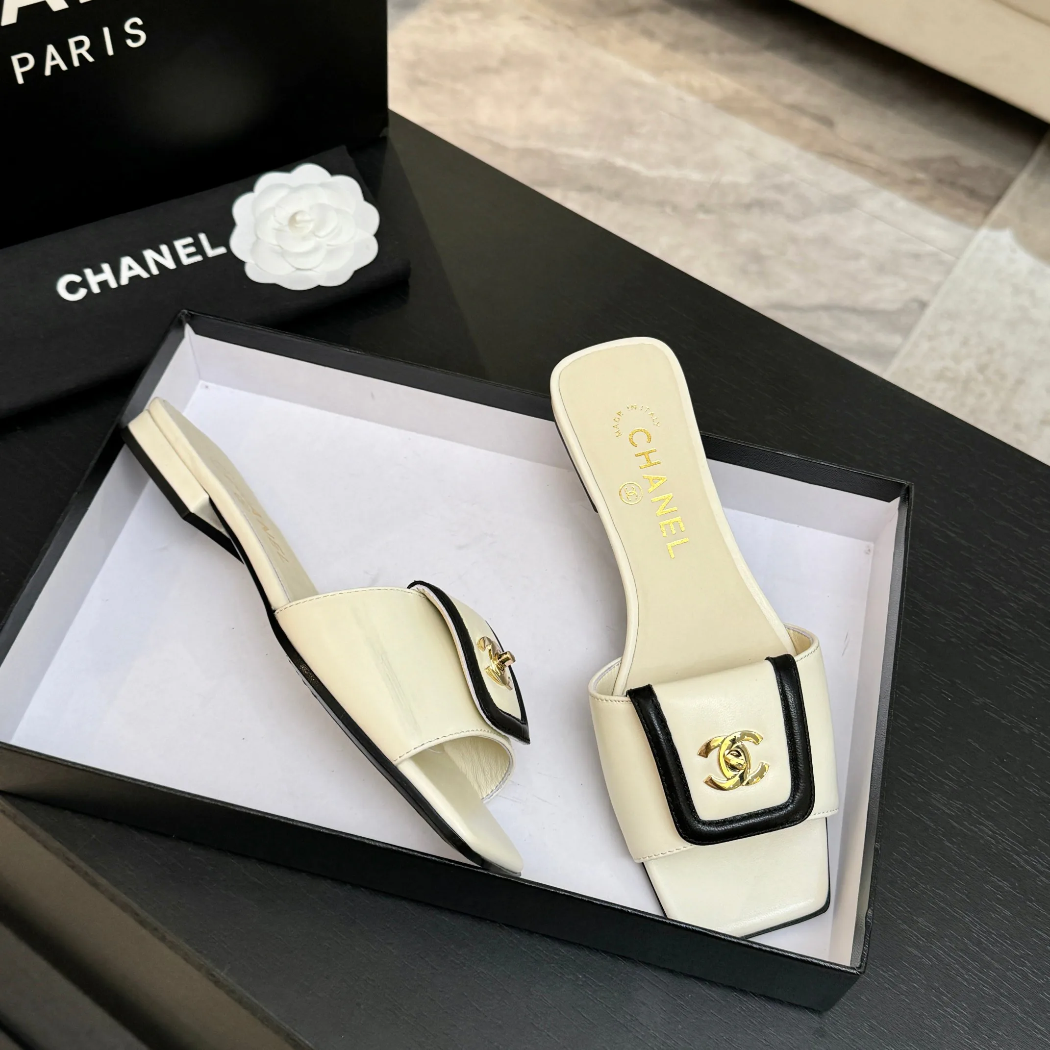 Шлепанцы Женские Chanel 12208632
