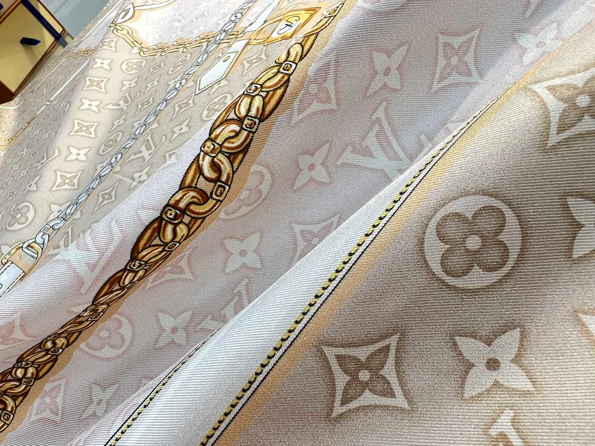 Шарфы Louis Vuitton 16228