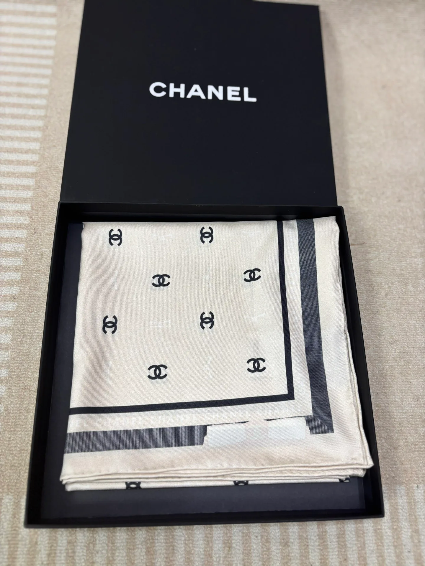 Платки Chanel 11752211